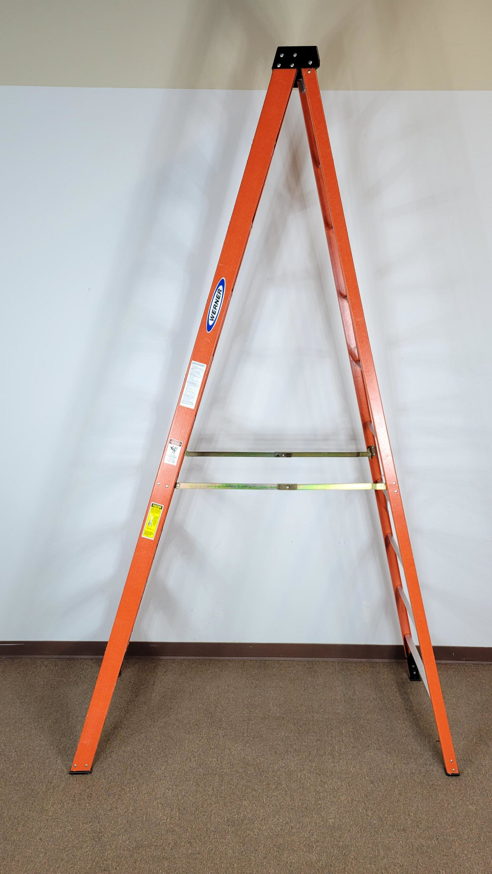 Warner 10ft Fiberglass/Metal Ladder: Max reach 14ft. Max weight 300lbs. Model number NXTA10. IMPORTANT: Before bidding, please read the terms and conditions. When you registered for the auction you agreed to these terms and will be requi