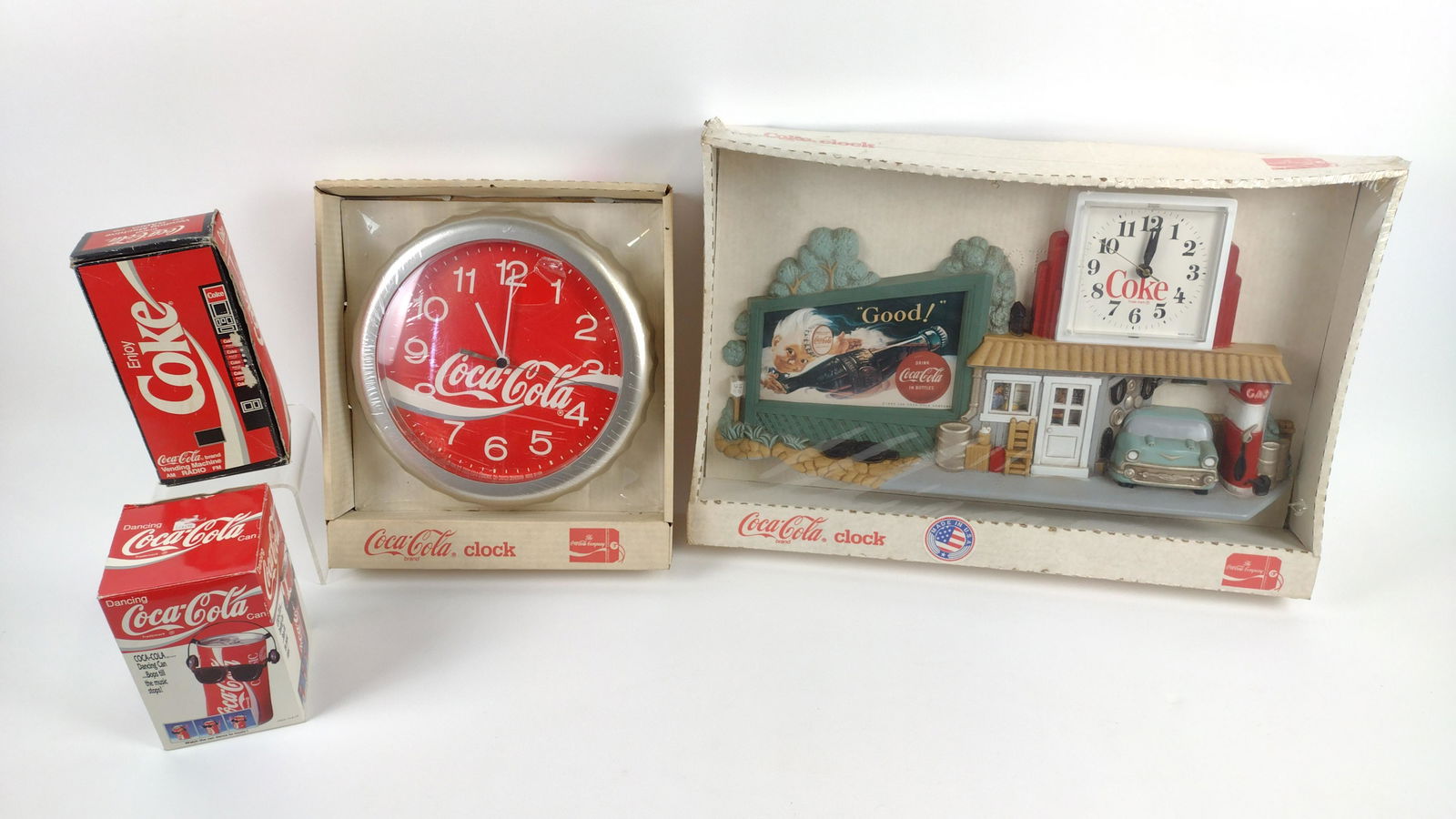 4 Coca-Cola Clocks and Radios (1 of 1)