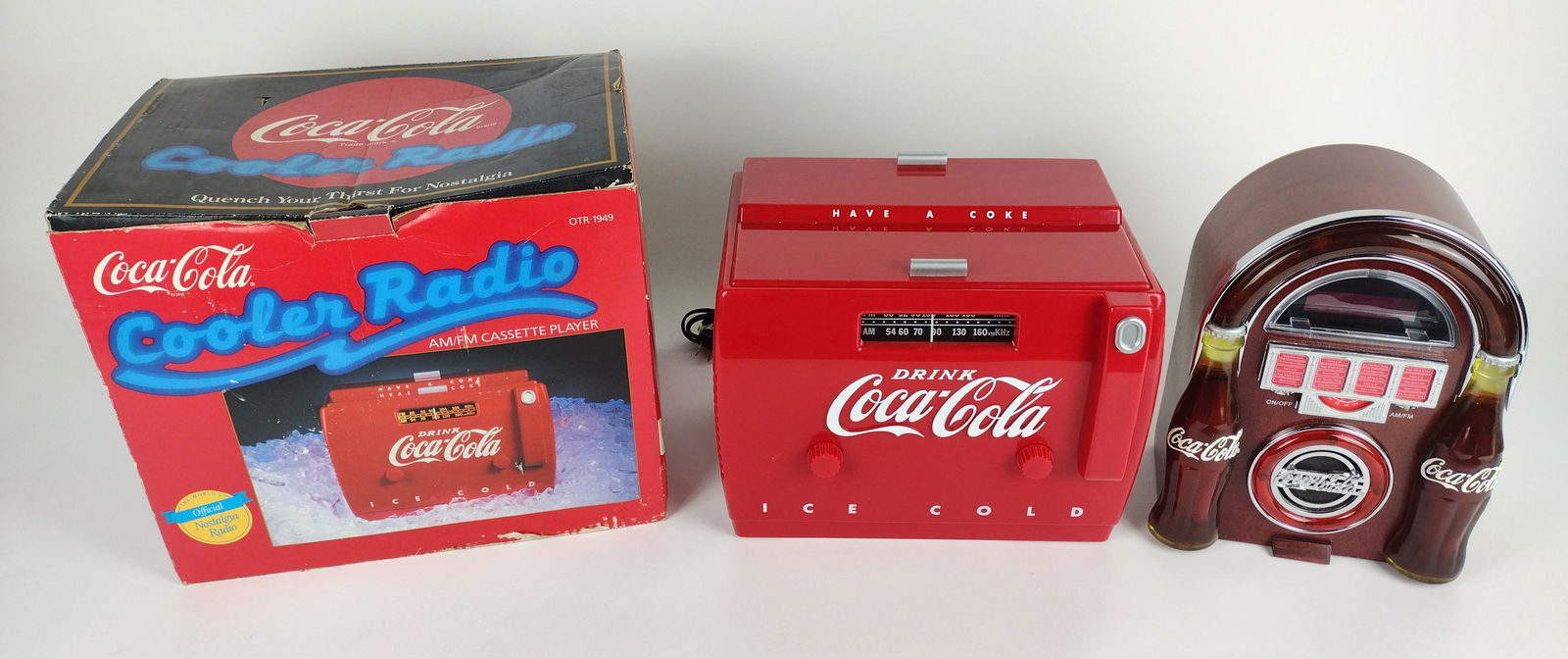 2 Coca-Cola Radios (1 of 4)
