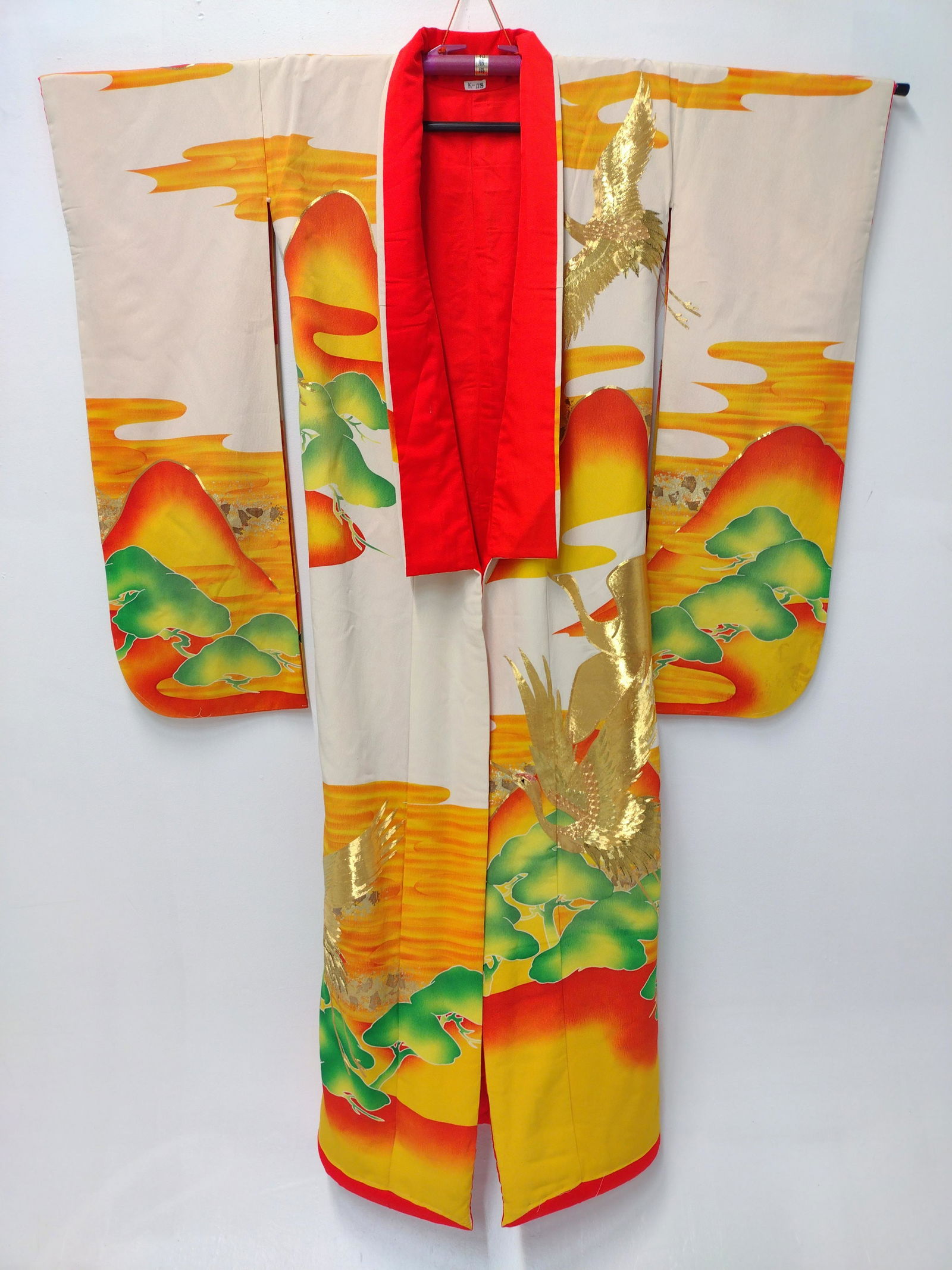 6' Kimono with Gold Cranes (1 of 3)