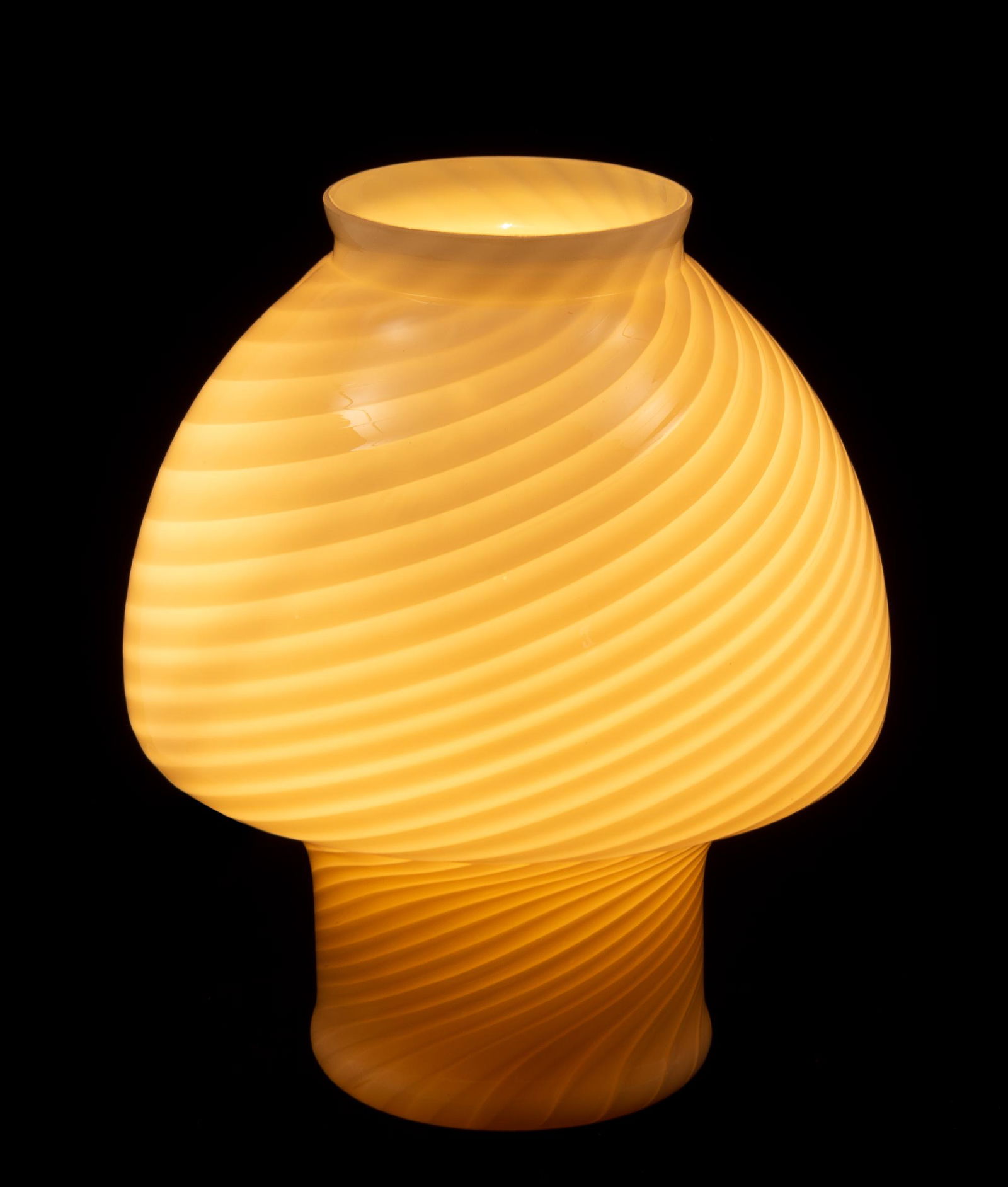 Vetri Murano Beige Mushroom Lamp (1 of 3)