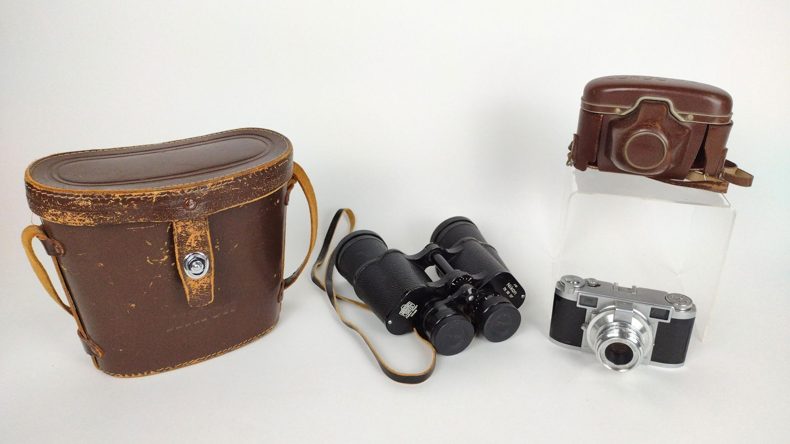 Leidolf Lordomat Camera and Nikon Binoculars (1 of 5)