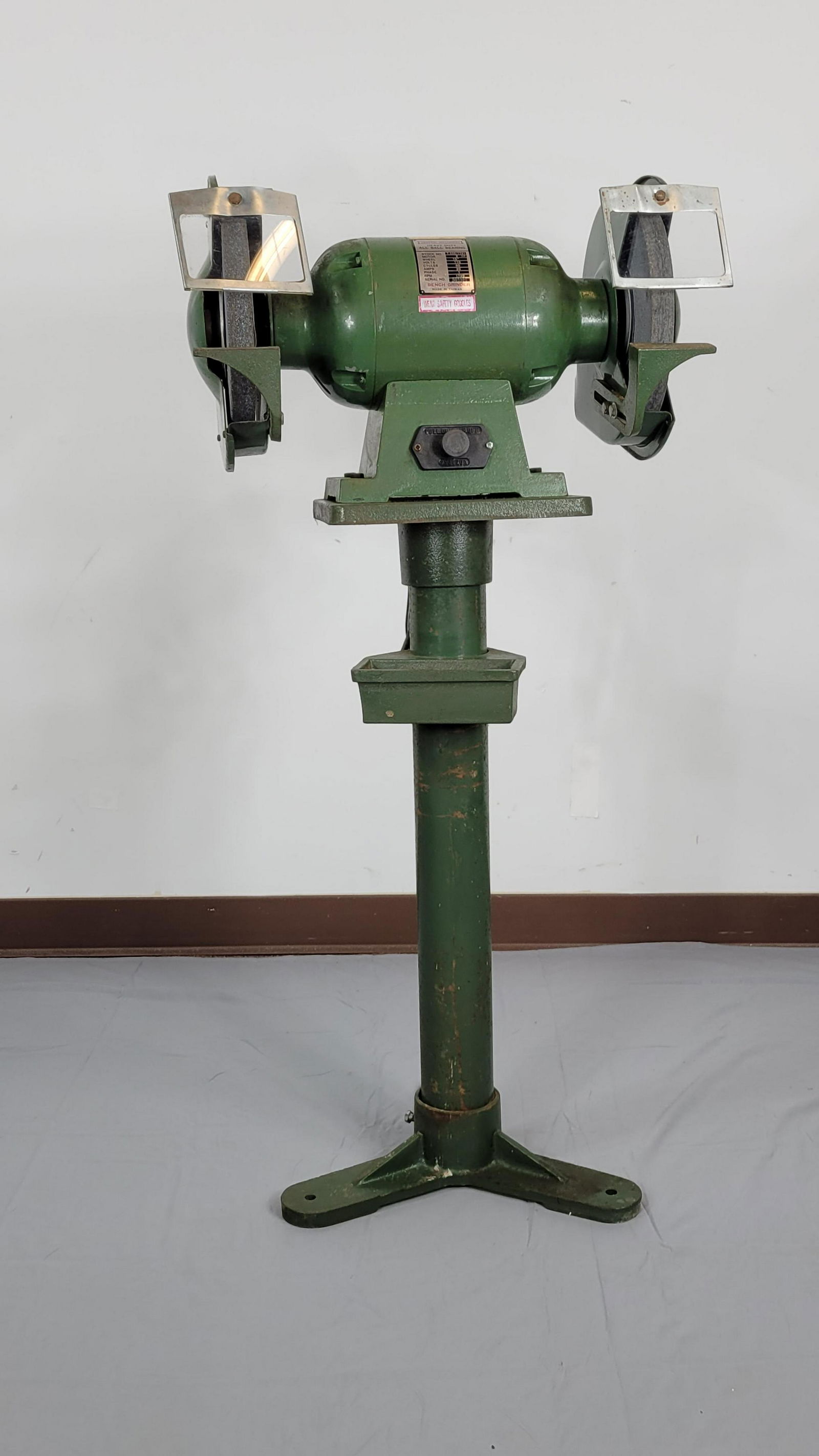 Central Machinery 2HP Bench Grinder (1 of 4)