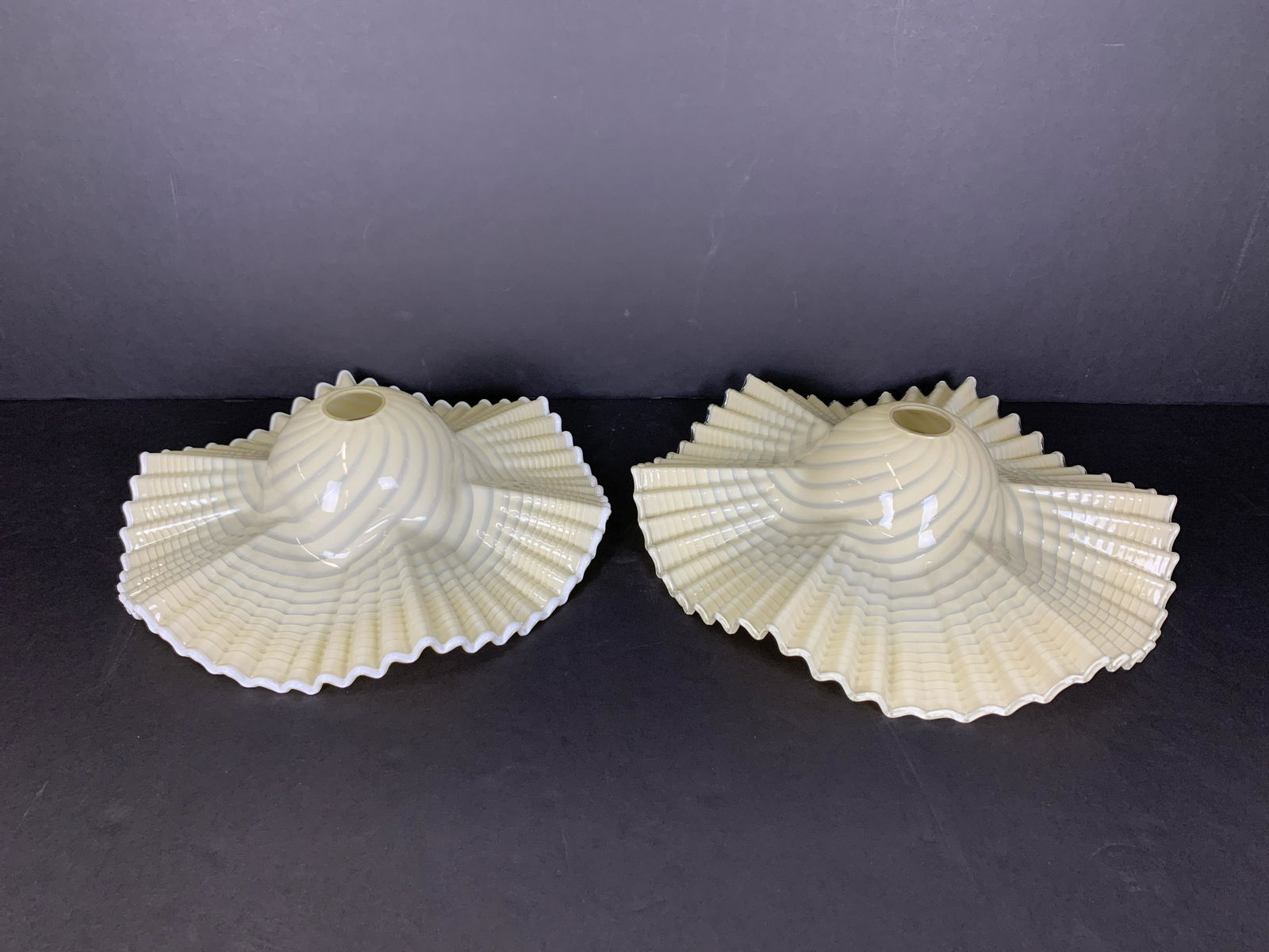 Pair of Ruffled Vetri Murano Glass Lamp Shades (1 of 3)