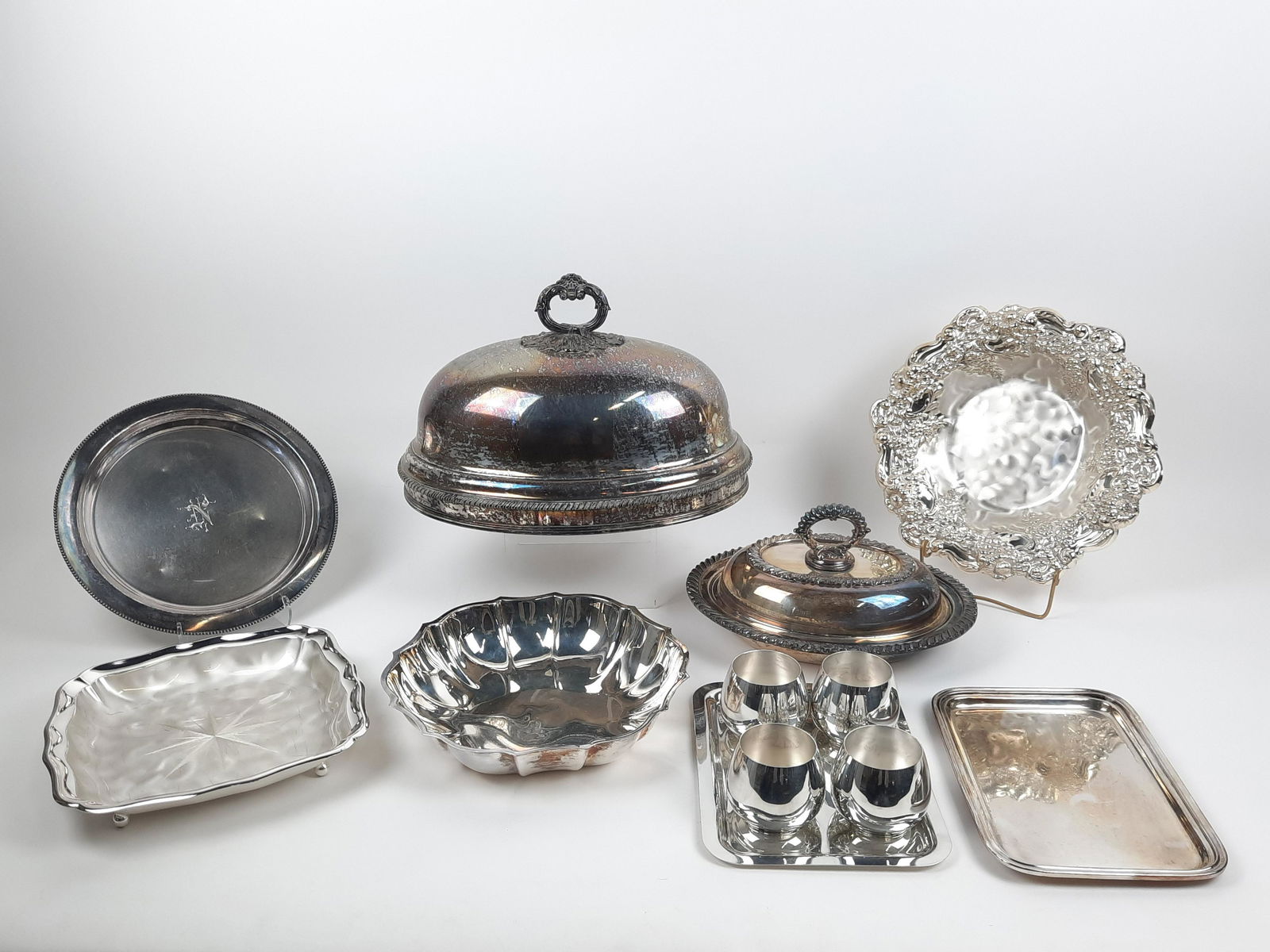 12 Pcs Silverplate incl Meat Dome (1 of 9)