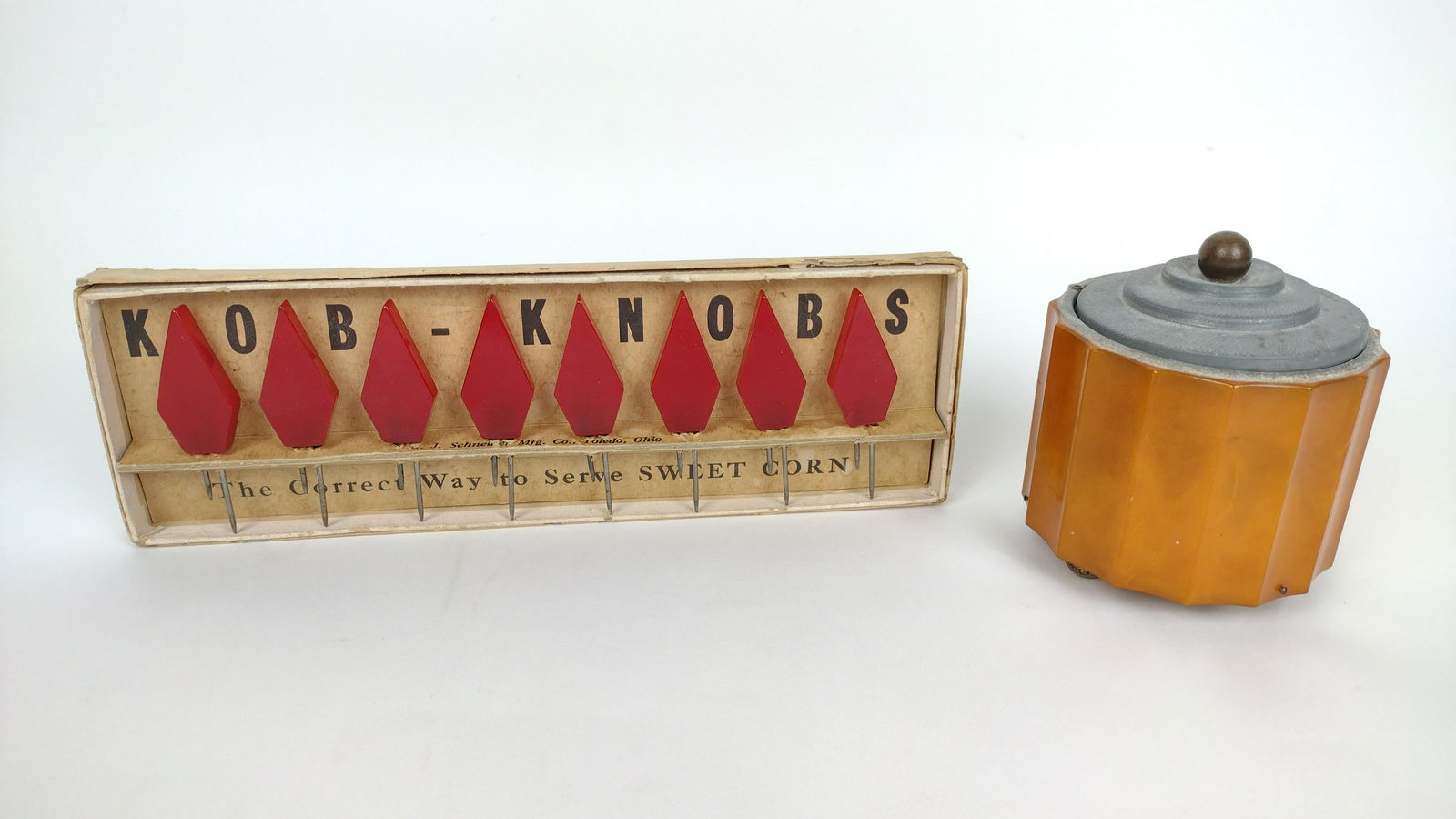 Bakelite Jar and Corncob Holders (1 of 4)