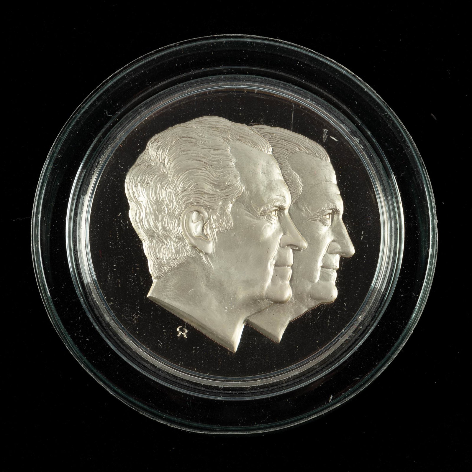 1973 Nixon/Agnew .925 Presidential Medal: Proof. Produced by Franklin Mint. 6.3 ozt. IMPORTANT: Before bidding, please read the terms and conditions. When you registered for the auction you agreed to these terms and will be required to comply