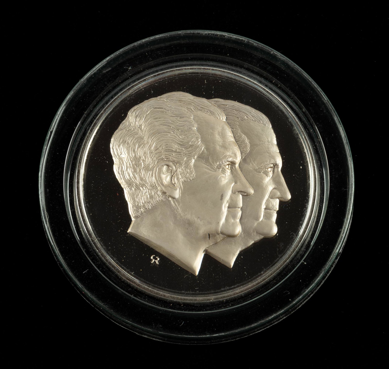 1973 Nixon/Agnew .925 Presidential Medal: Proof. Produced by the Franklin Mint. 6.3 ozt. IMPORTANT: Before bidding, please read the terms and conditions. When you registered for the auction you agreed to these terms and will be required to co