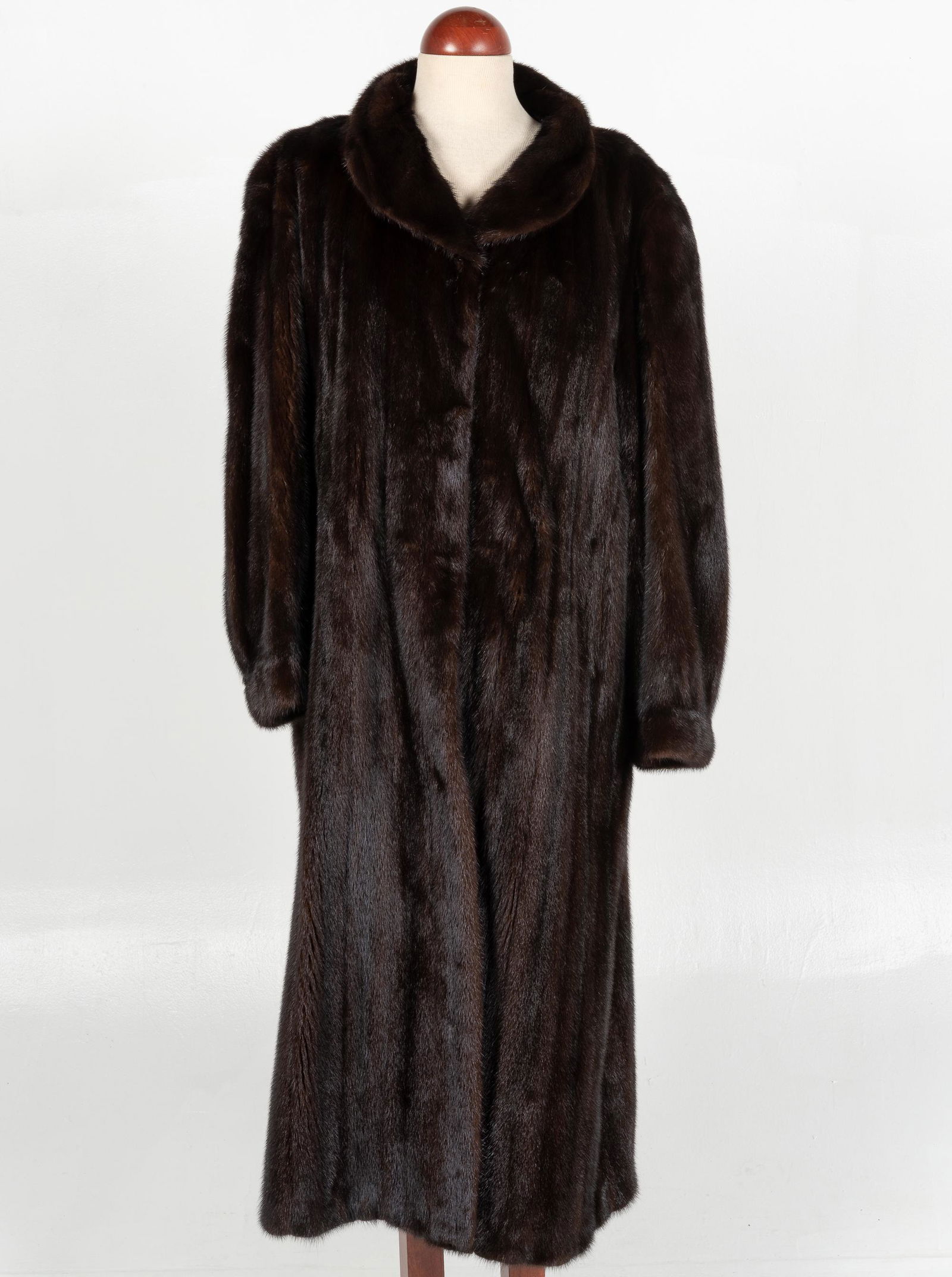 Muscalus Furs Mink Trench Coat (1 of 5)