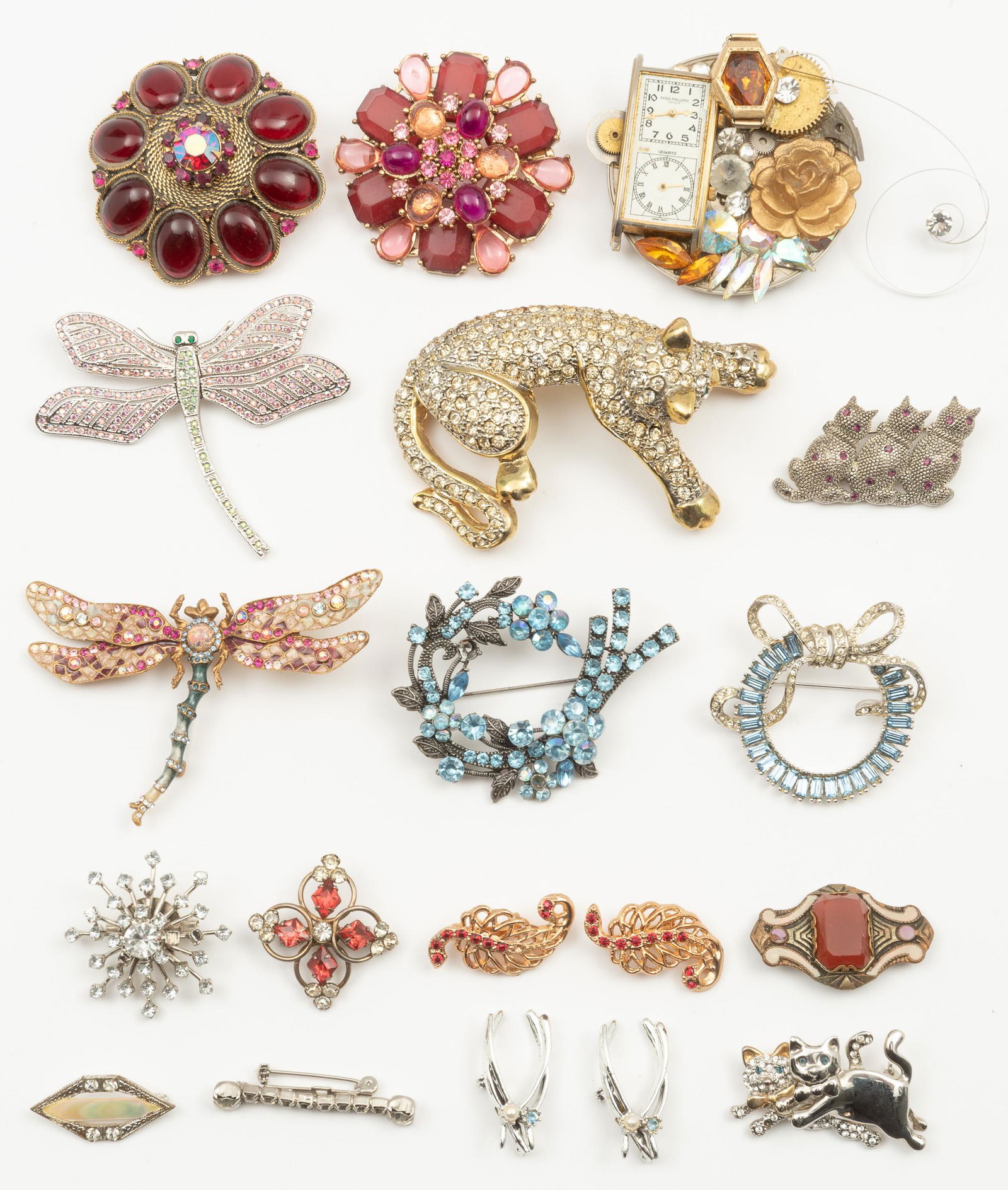 19 Costume Brooches (1 of 4)