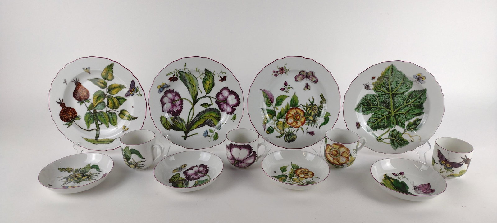 13 Metropolitan Museum of Art Plates and Teacups (1 of 7)