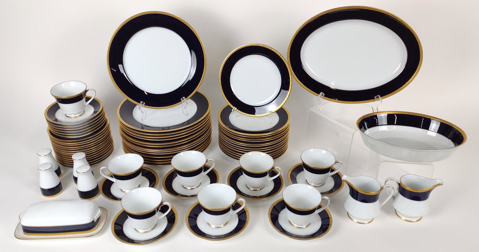 70 Pcs Noritake "Valhalla" Dinnerware (1 of 2)