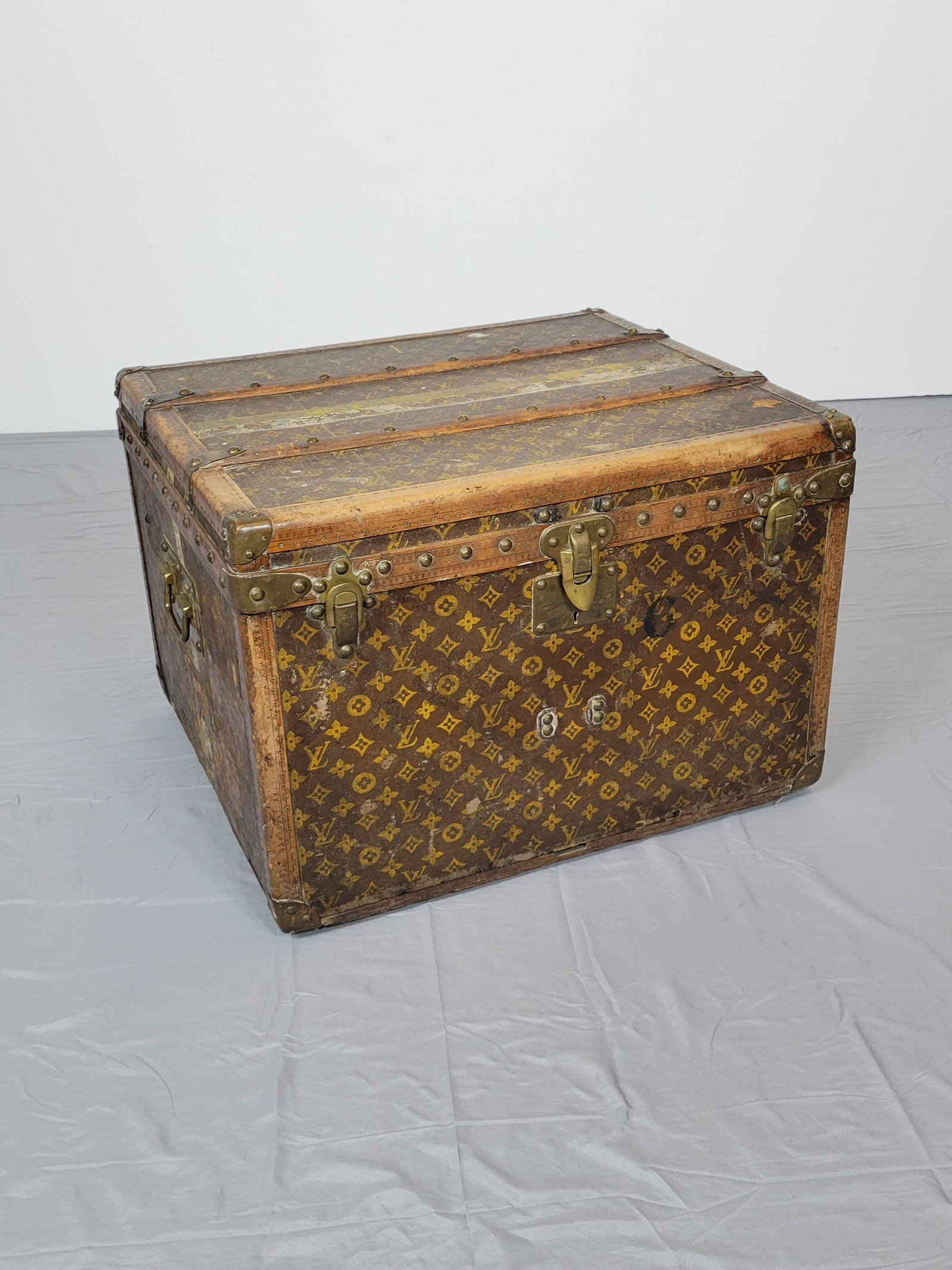 Louis Vuitton Trunk (1 of 10)