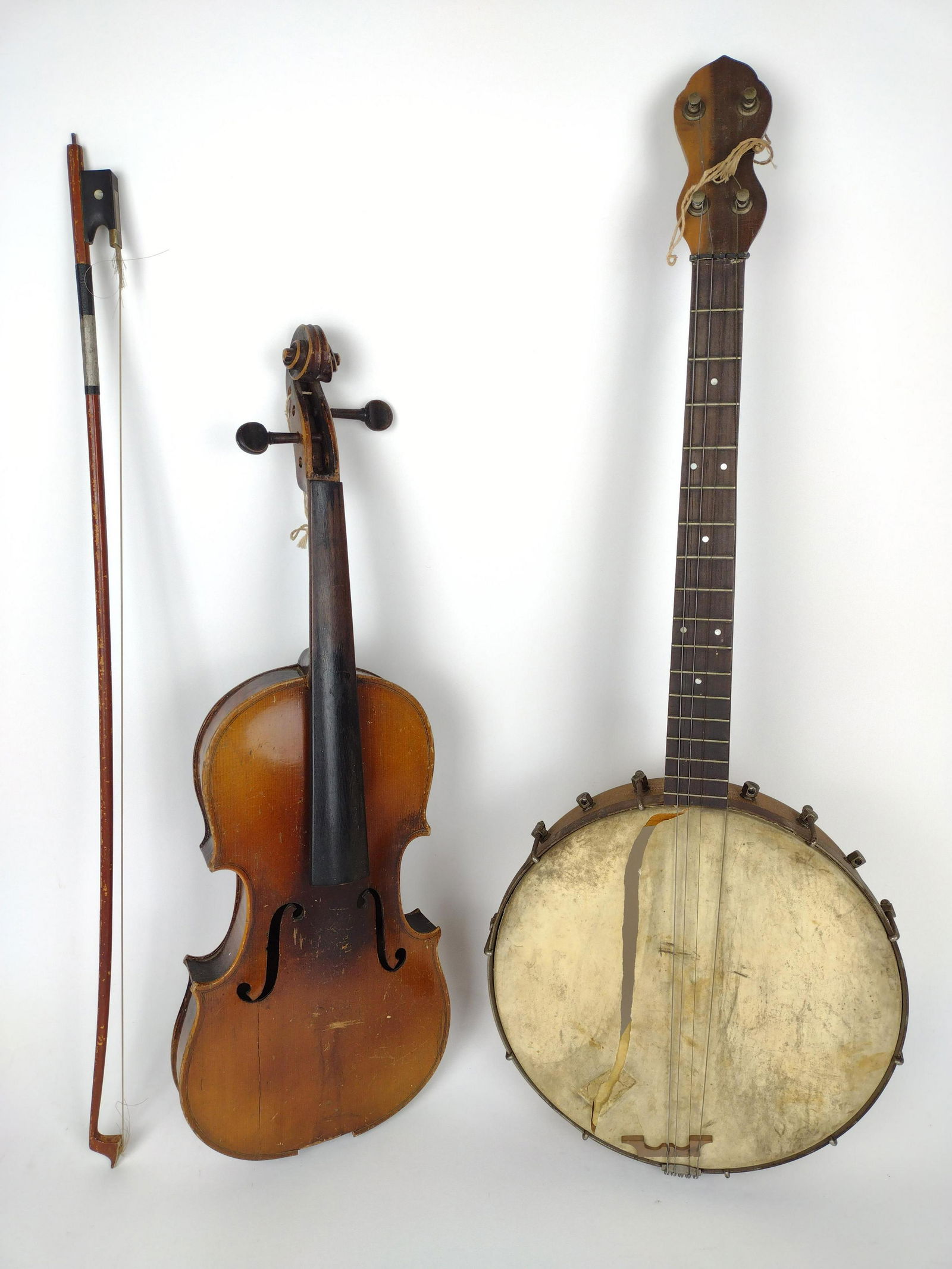 2 Antique Instruments incl Violin and Stella Banjo (1 of 8)