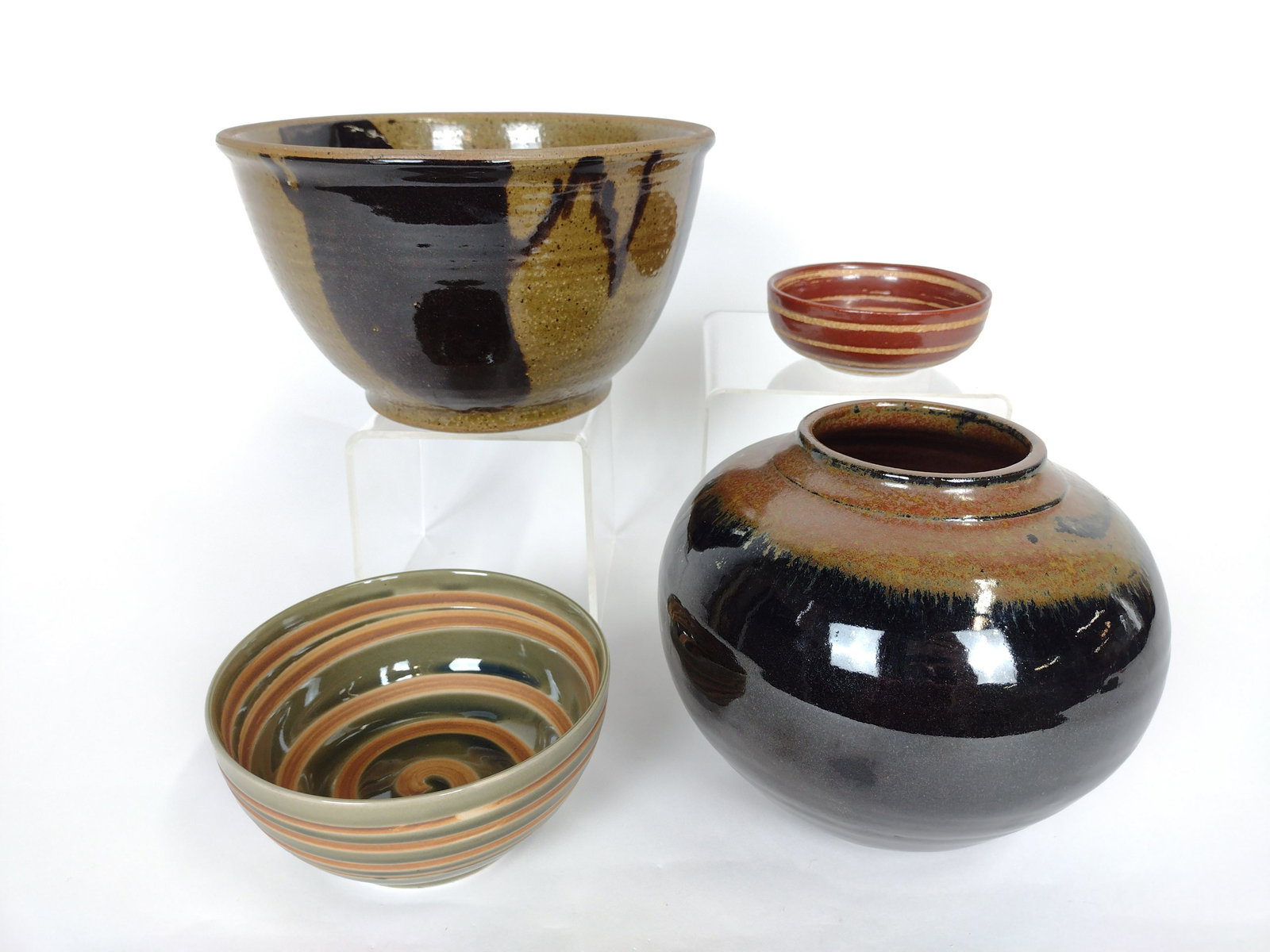 4 Studio Pottery Bowls incl Signed (1 of 3)