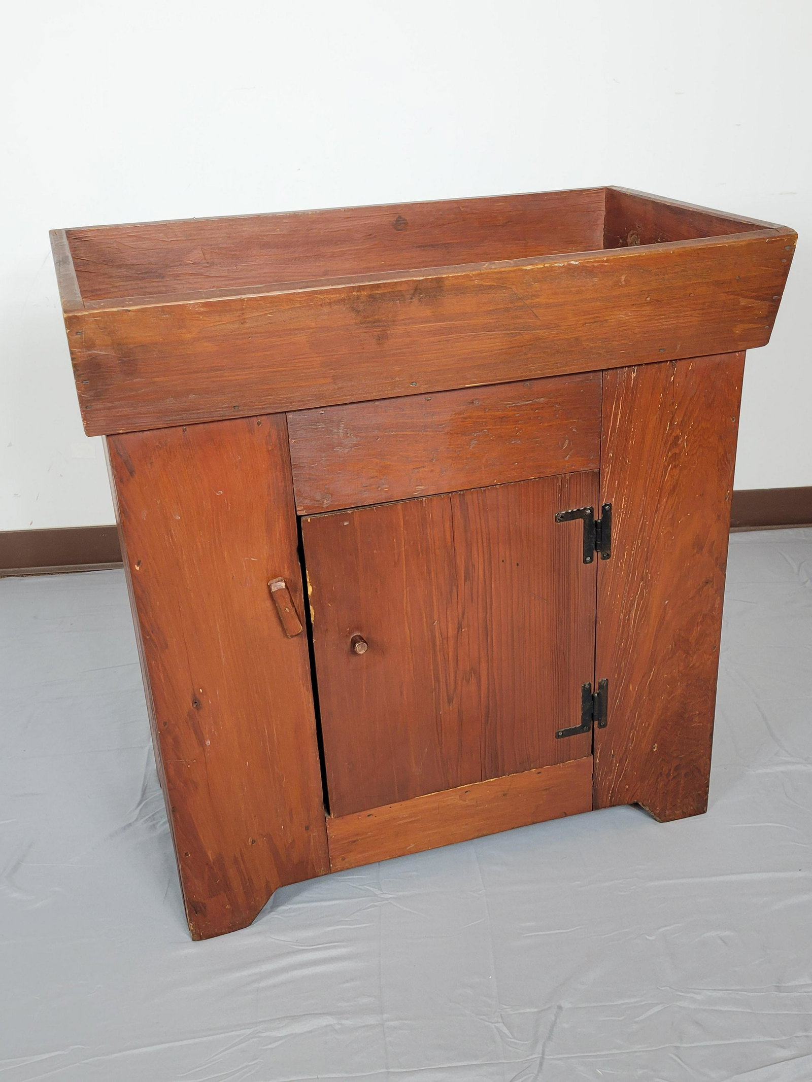 Dry Sink: 31" wide X 17 1/2" deep X 32 1/2. Has some scratches. MG. IMPORTANT: Before bidding, please read the terms and conditions. When you registered for the auction you agreed to these terms and will be req
