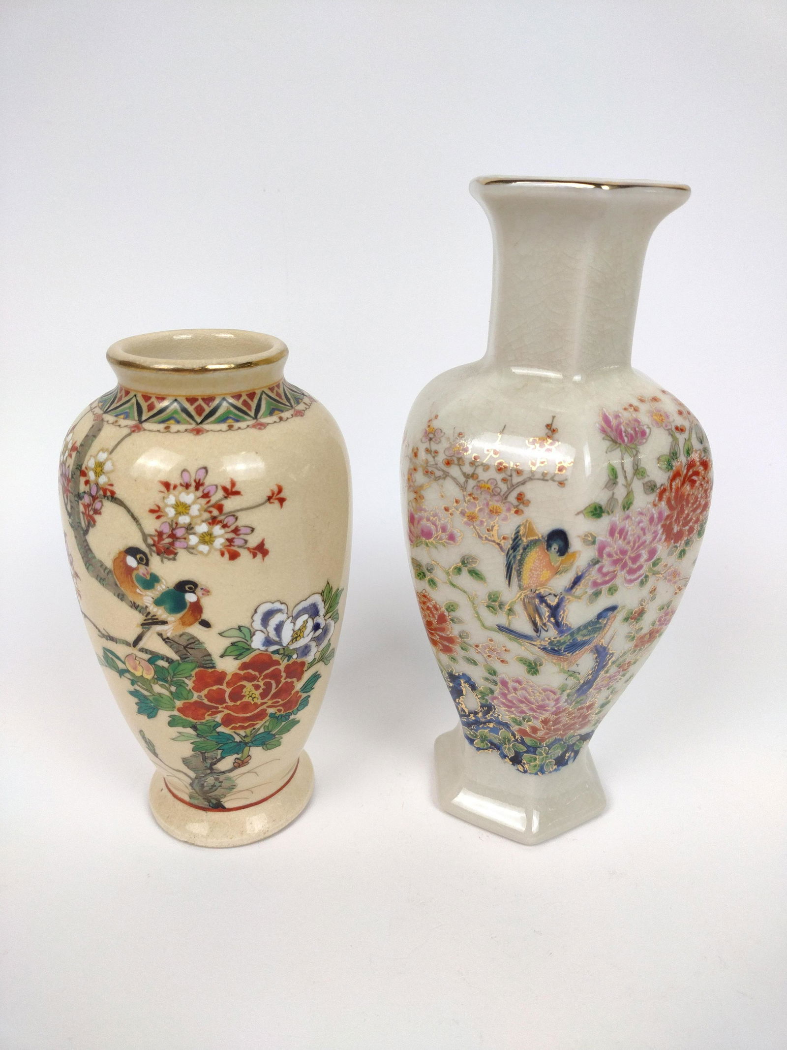 2 Satsuma Cabinet Vases (1 of 4)