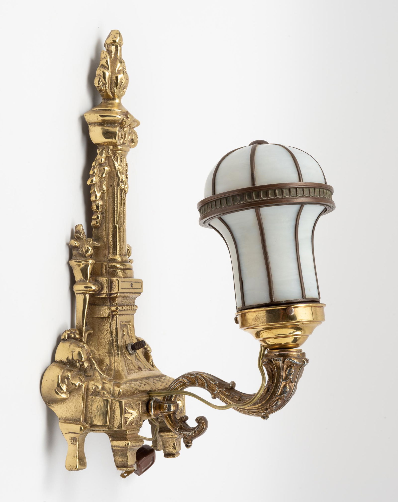 2 Vintage Brass Wall Sconces with Slag Shade (1 of 7)