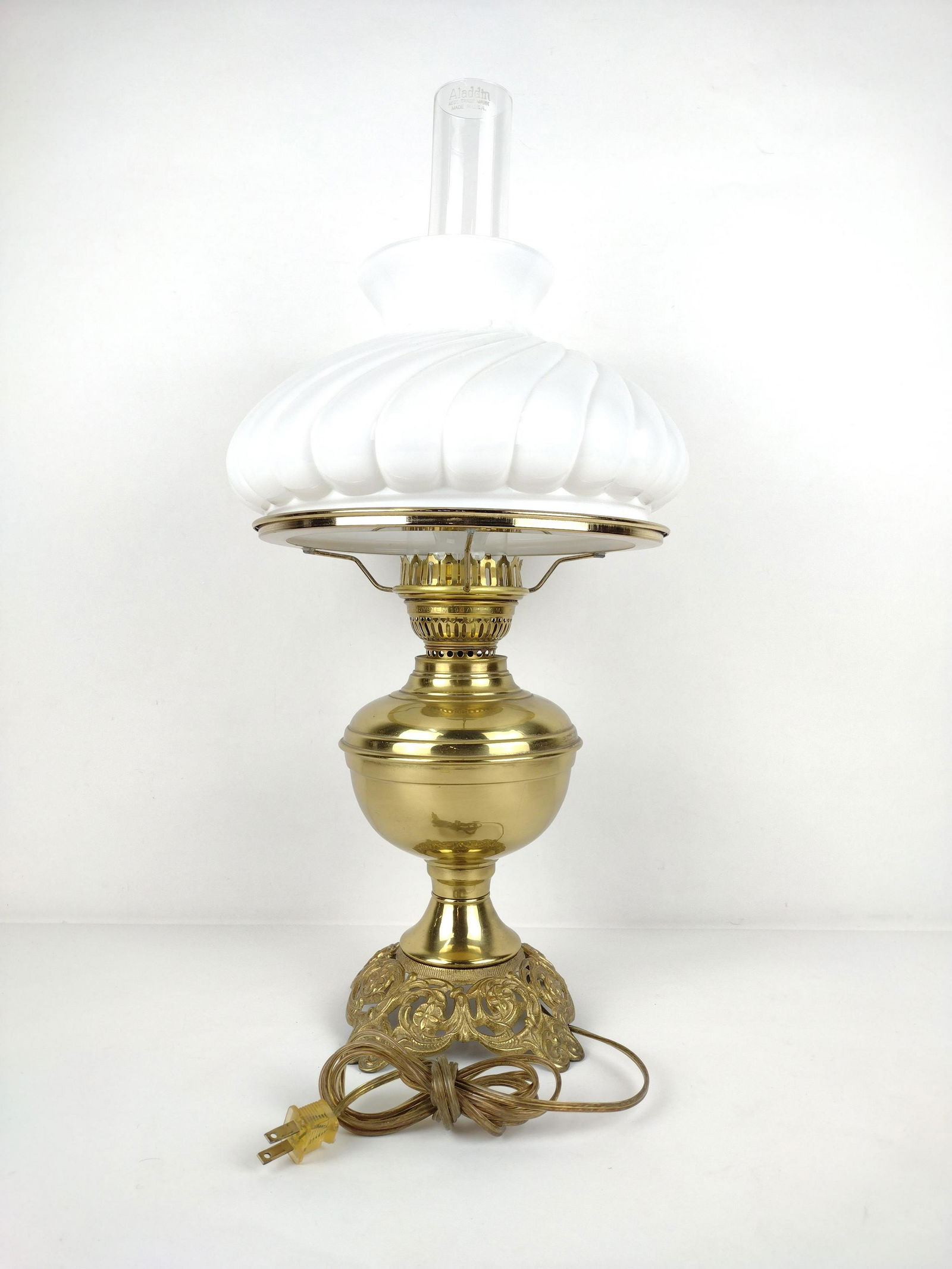 Brass Gone With The Wind Lamp (1 of 4)