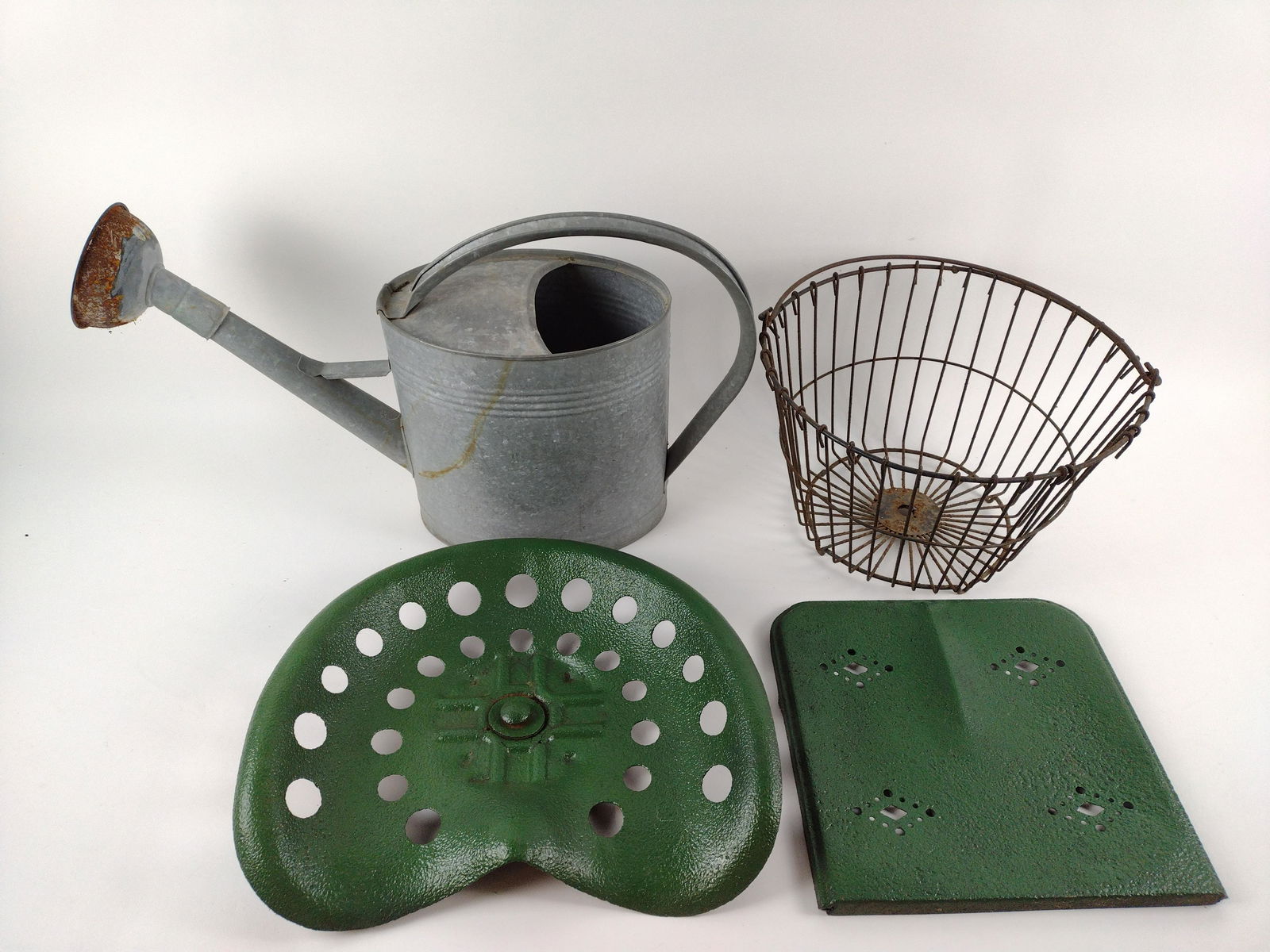 4 Primitives incl Tractor Seats (1 of 3)