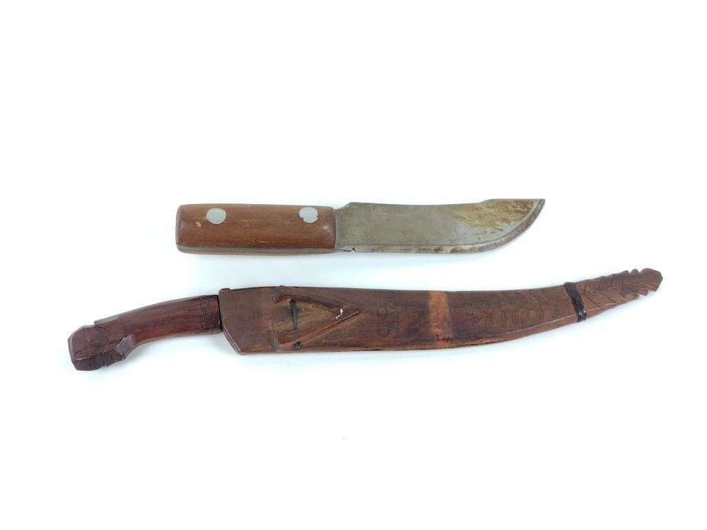 2 Vintage Knives incl Carved (1 of 5)