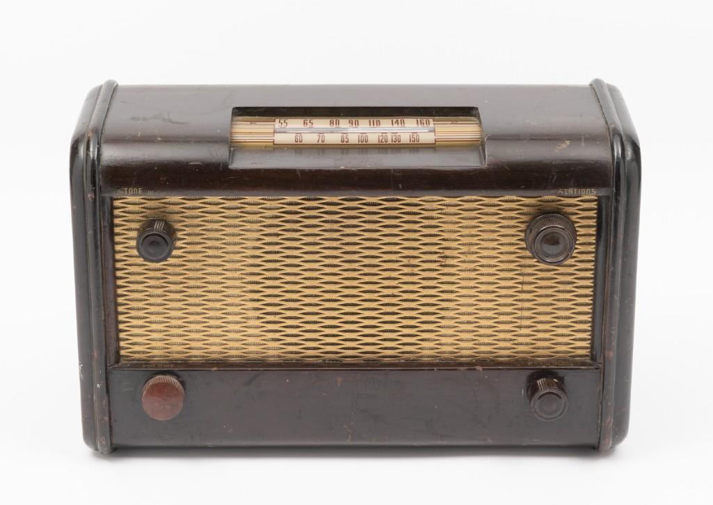 Vintage Constellation Model 1126 Radio (1 of 6)