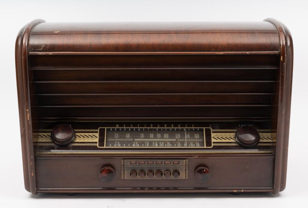 Westinghouse Model H-104 Radio (1 of 7)