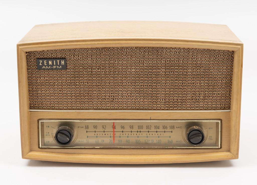 Zenith Model G730 Vintage Radio: Powers on and tunes. 15" wide x 8-1/4" deep x 9-1/8" high. RM. IMPORTANT: Before bidding, please read the terms and conditions. When you registered for the auction you agreed to these terms and will b