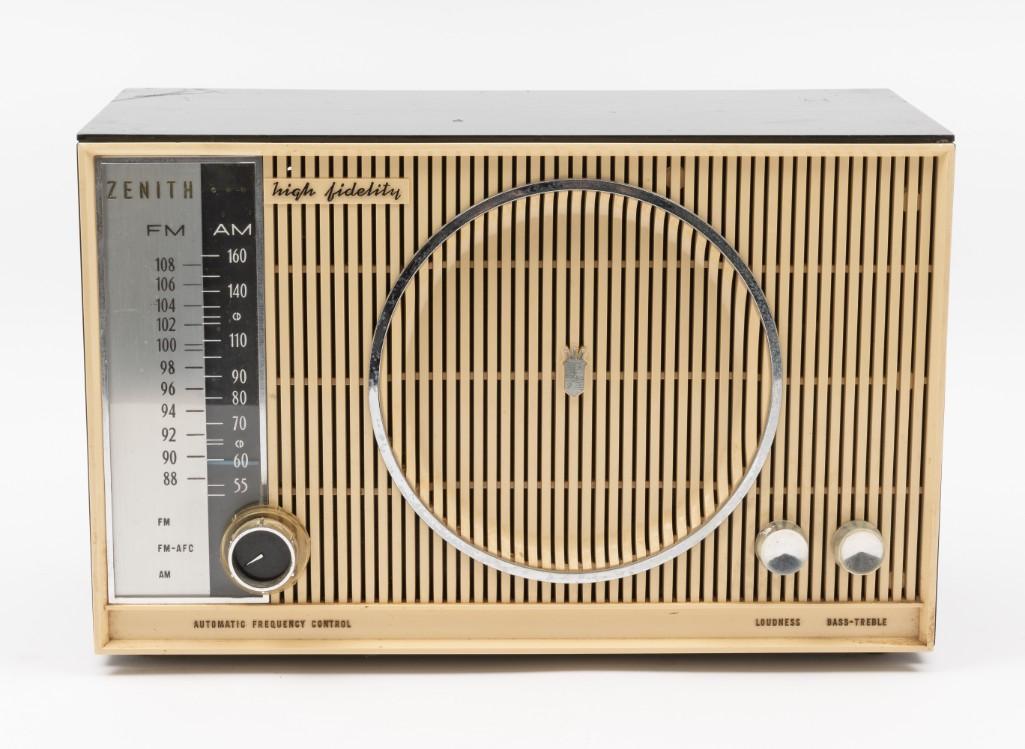 Zenith High Fidelity Vintage Radio (1 of 6)