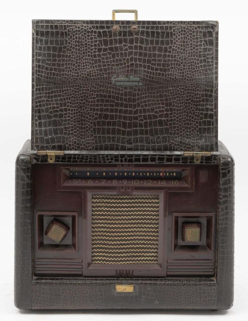 Motorola Model 67L11 Radio (1 of 6)