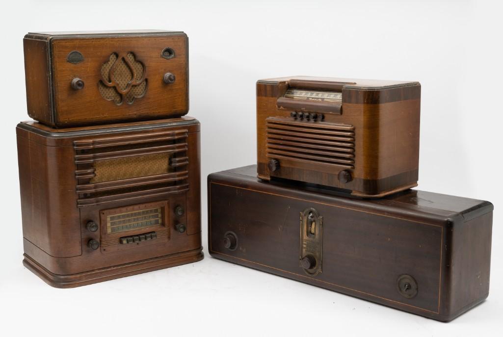 4 Vintage Wood Radios Incl Mototrola (1 of 20)