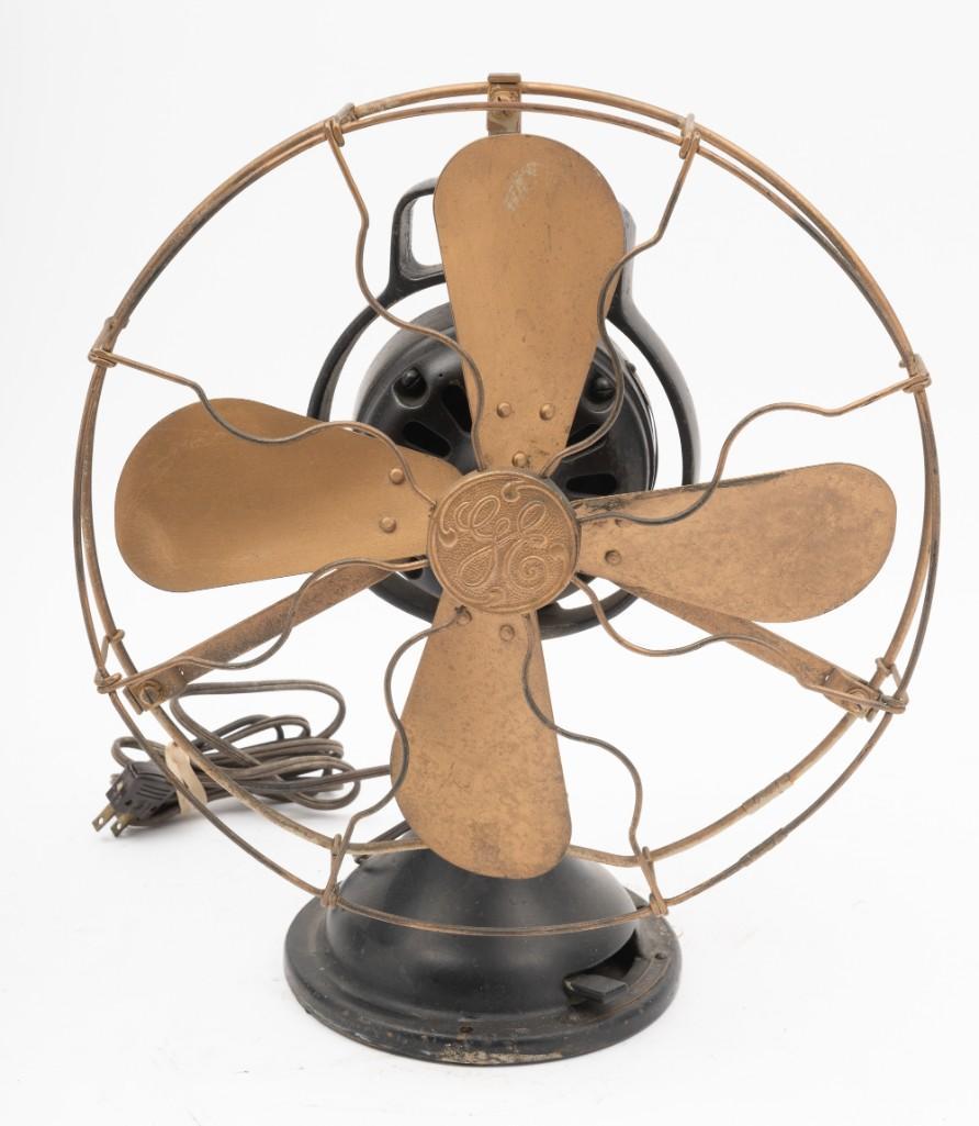 Vintage General Electric Desk Fan: Turns on and oscillates. 16-1/2" high x 13" diameter cage. RM. IMPORTANT: Before bidding, please read the terms and conditions. When you registered for the auction you agreed to these terms and will b