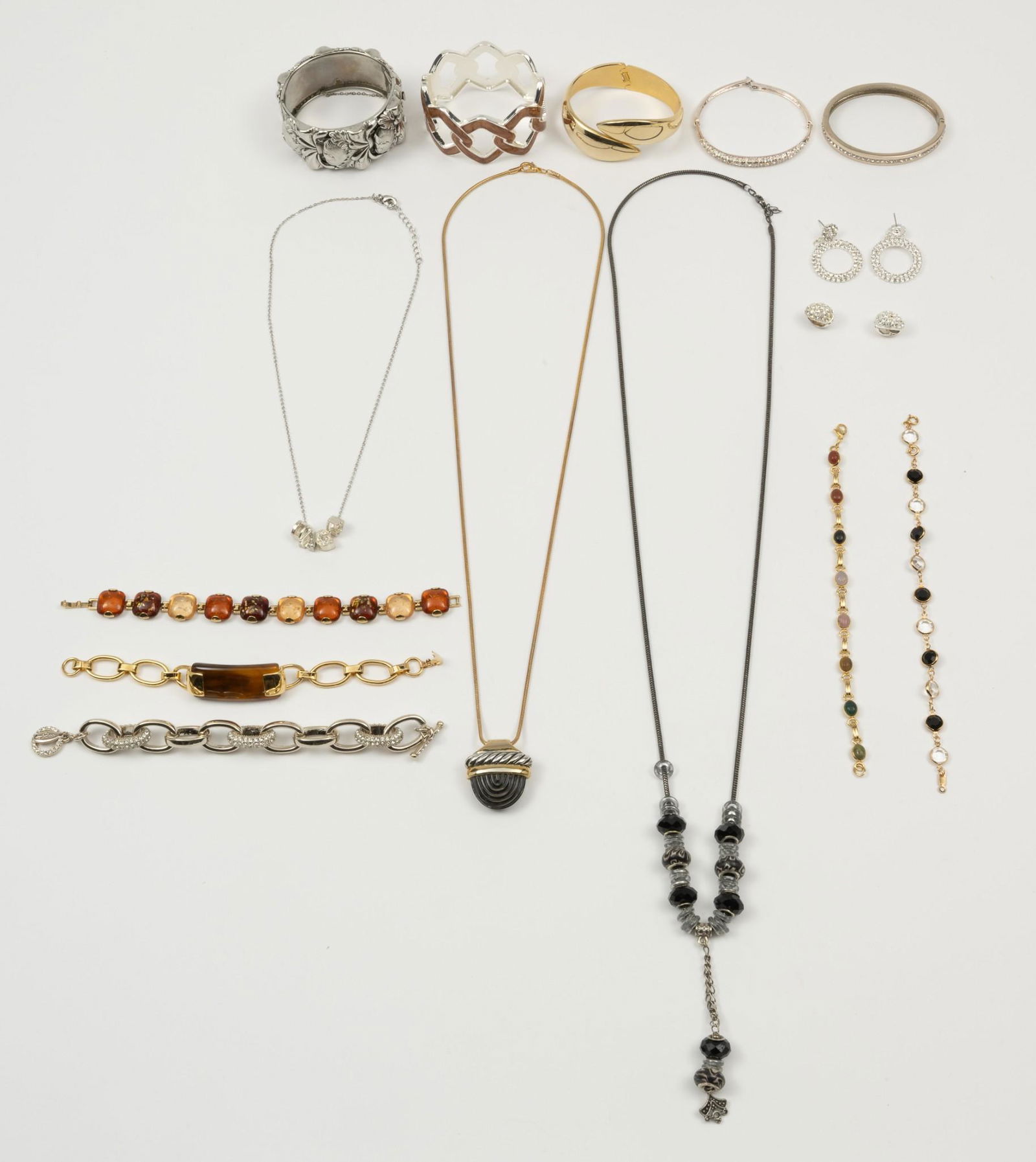 15 Pcs Costume Jewelry (1 of 7)