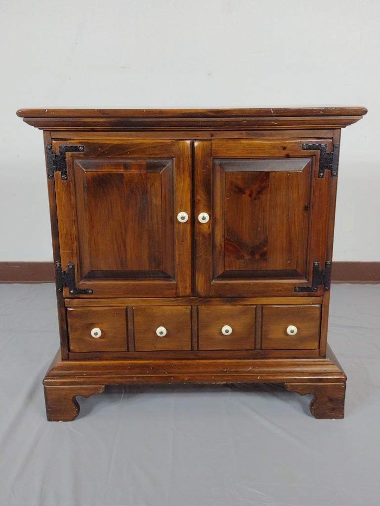 Ethan Allen Low Hall Cabinet (1 of 7)