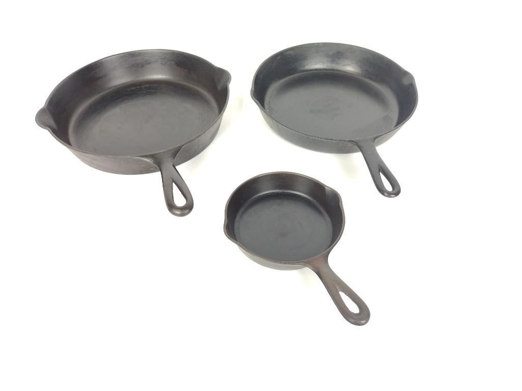 3 Cast Iron Skillets (1 of 6)
