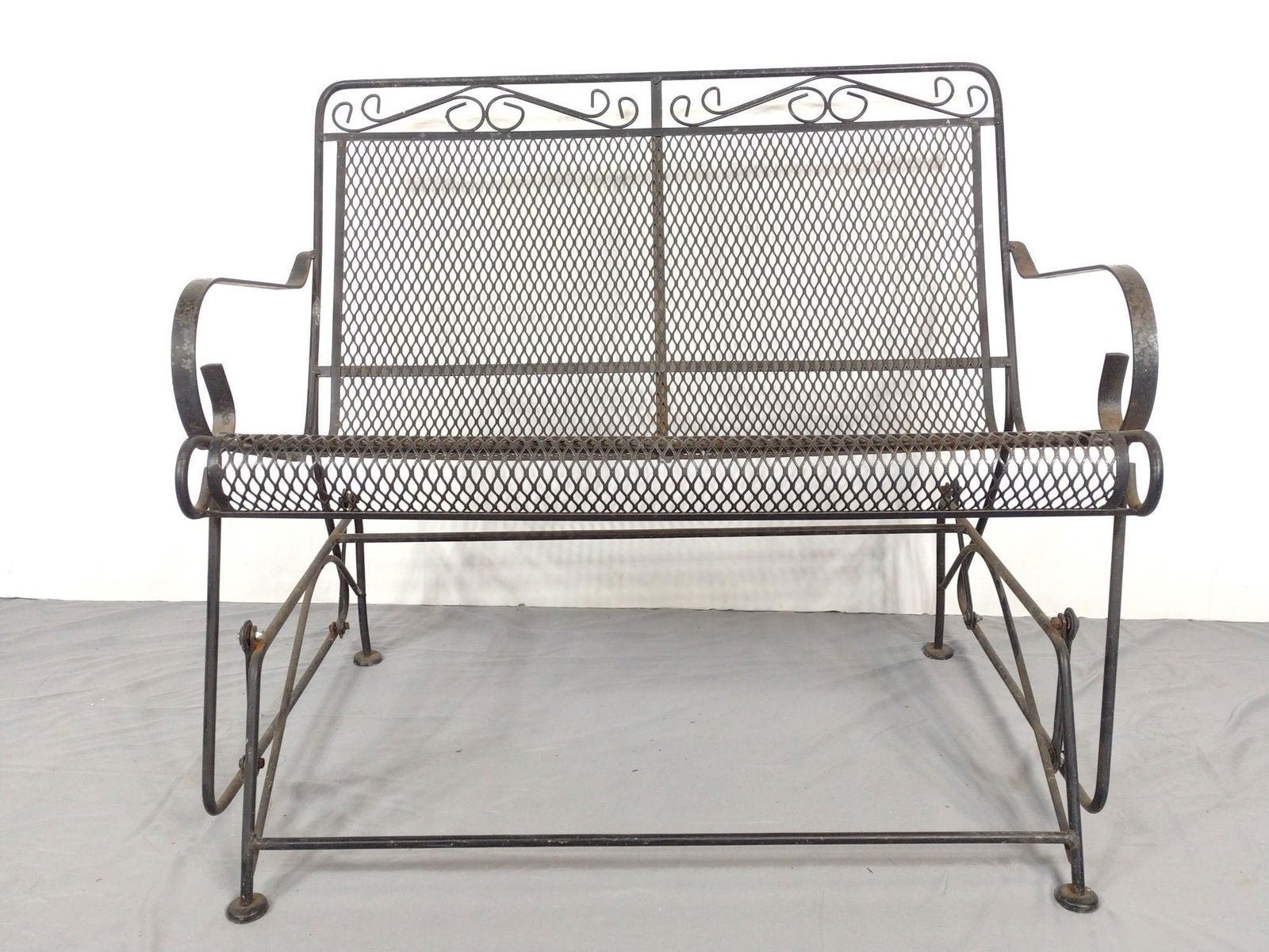 Metal Outdoor Glider / Rocker (1 of 4)