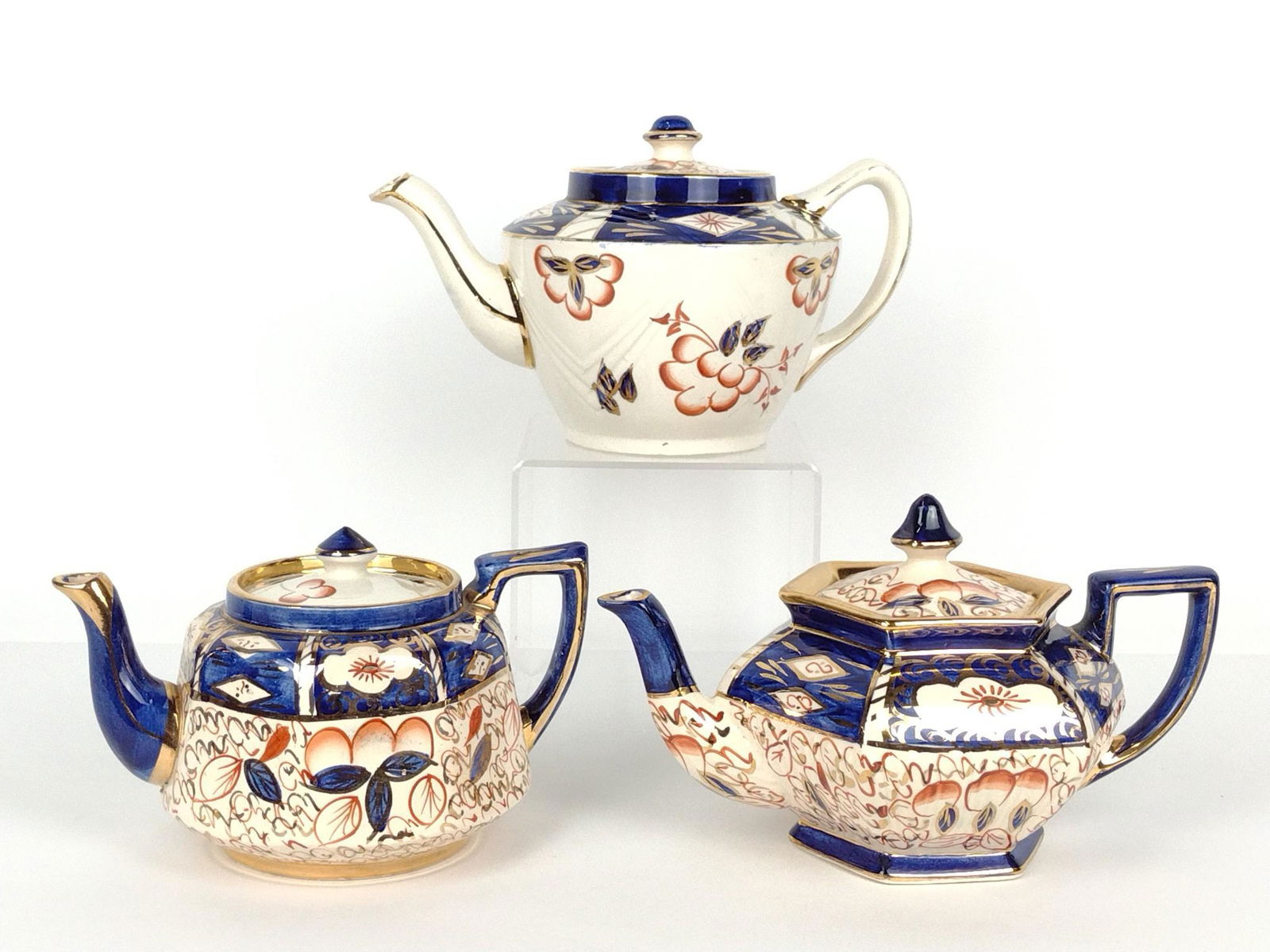 3 Imari Tea Pots (1 of 9)