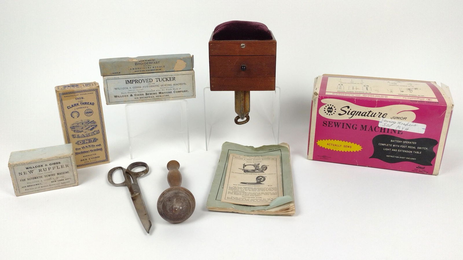 8 Pcs Sewing Articles incl Signature Junior Sewing (1 of 8)