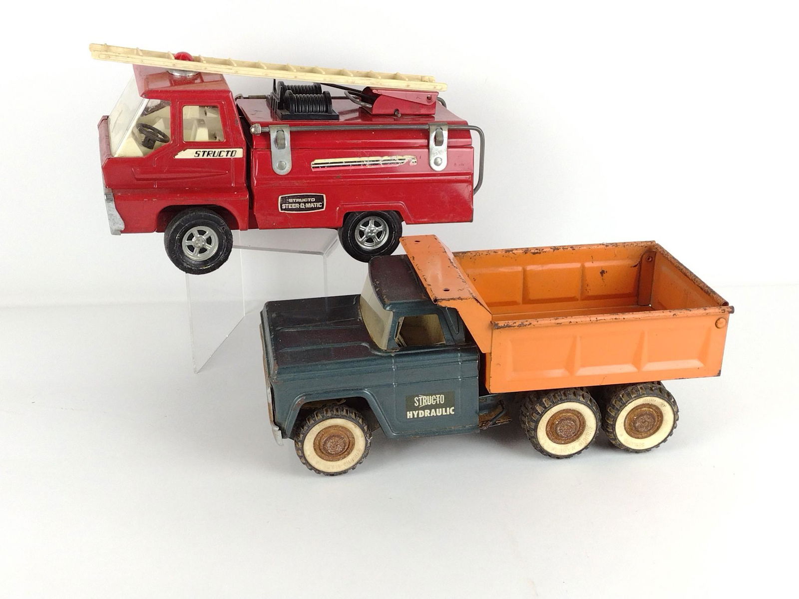 2 Vintage Structo Trucks (1 of 12)
