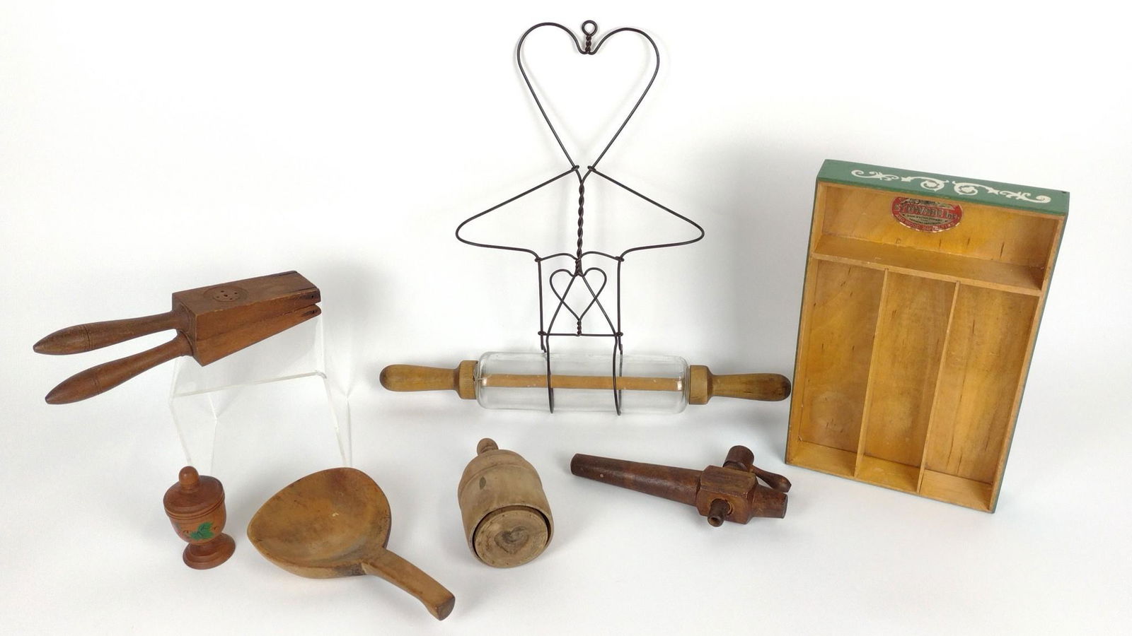 8 Vintage Wooden Kitchen Tools (1 of 6)