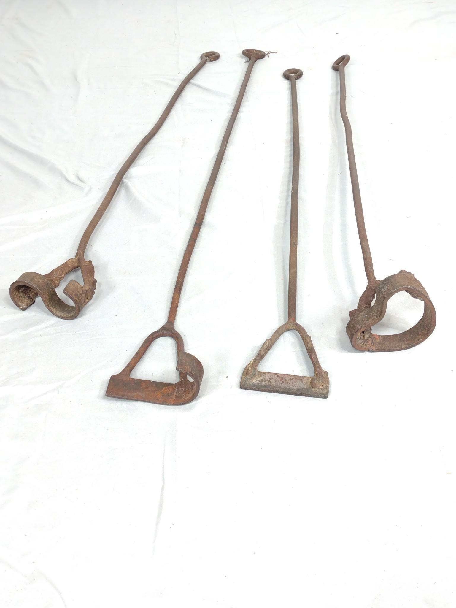4 Branding Irons: Letter S,I,J and a heart shape. Length 36" to 41-1/2". MG IMPORTANT: Before bidding, please read the terms and conditions. When you registered for the auction you agreed to these terms and will be req
