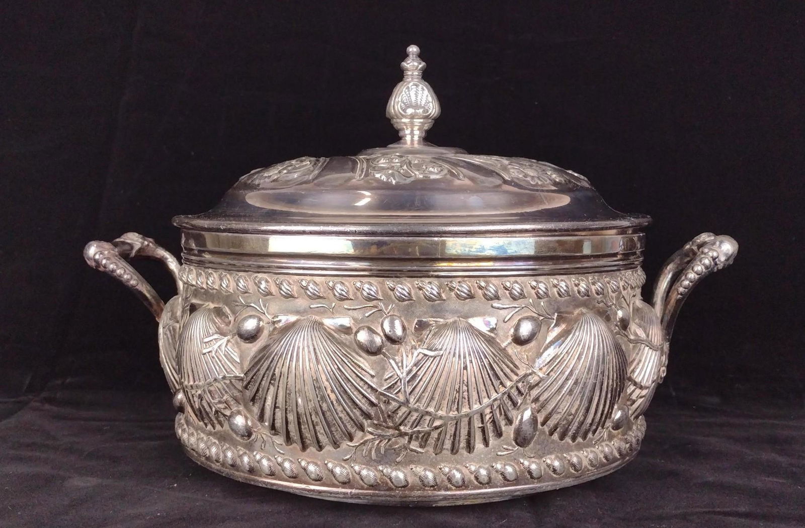 James W. Tufts Silverplate Seashell Tureen (1 of 4)