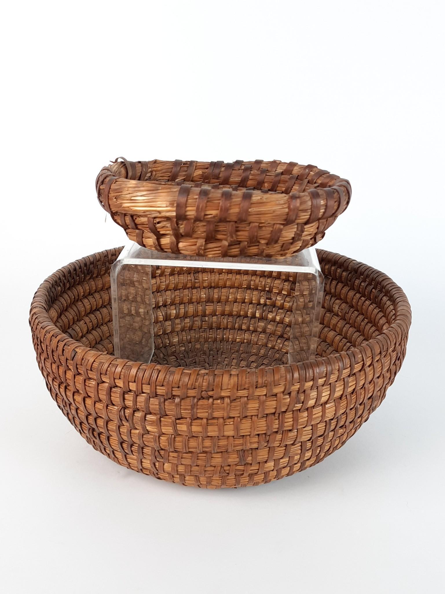 2 Vintage Coiled Baskets (1 of 4)