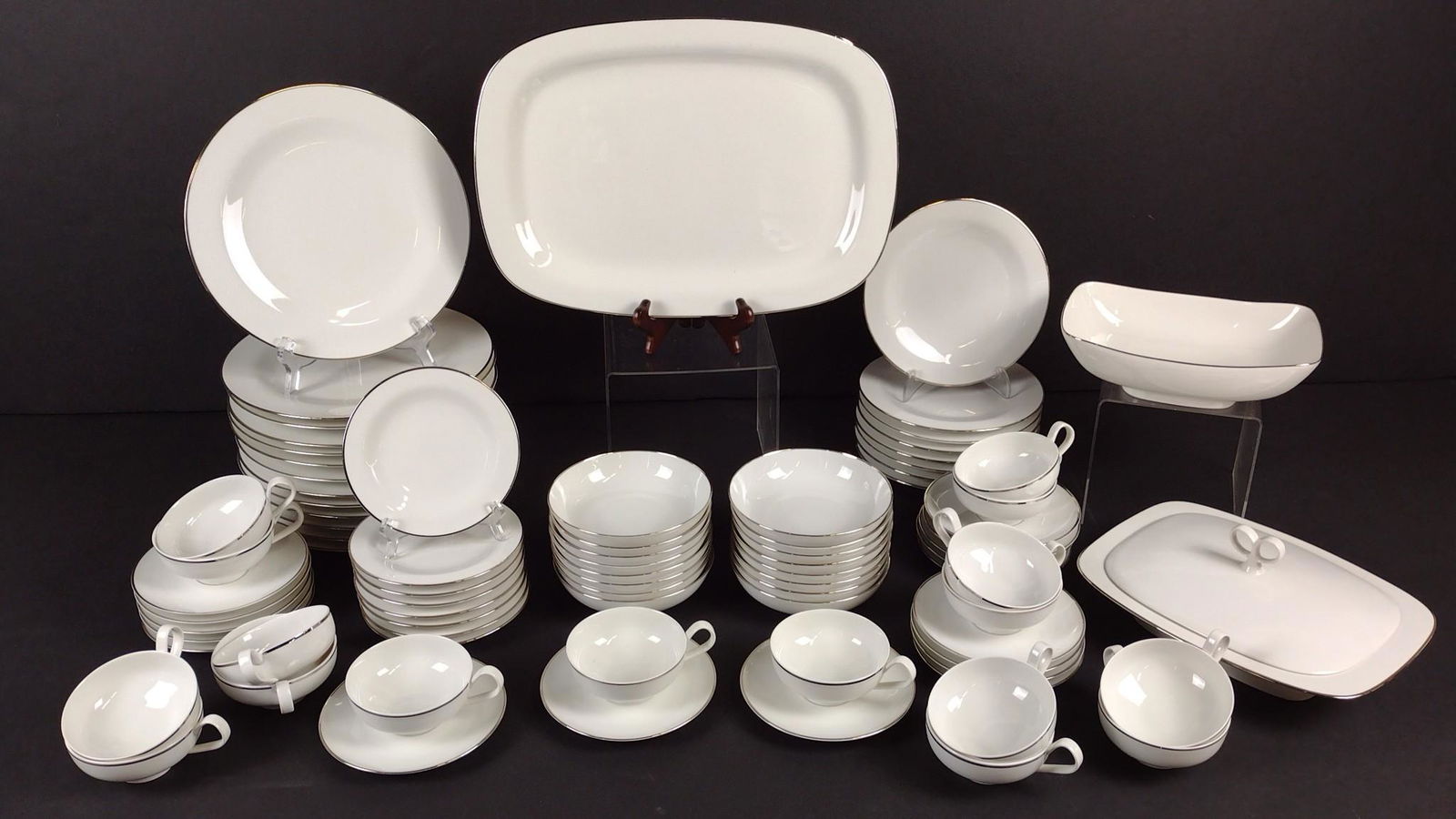 79 Pcs Iroquois China Co. Dinnerware (1 of 2)
