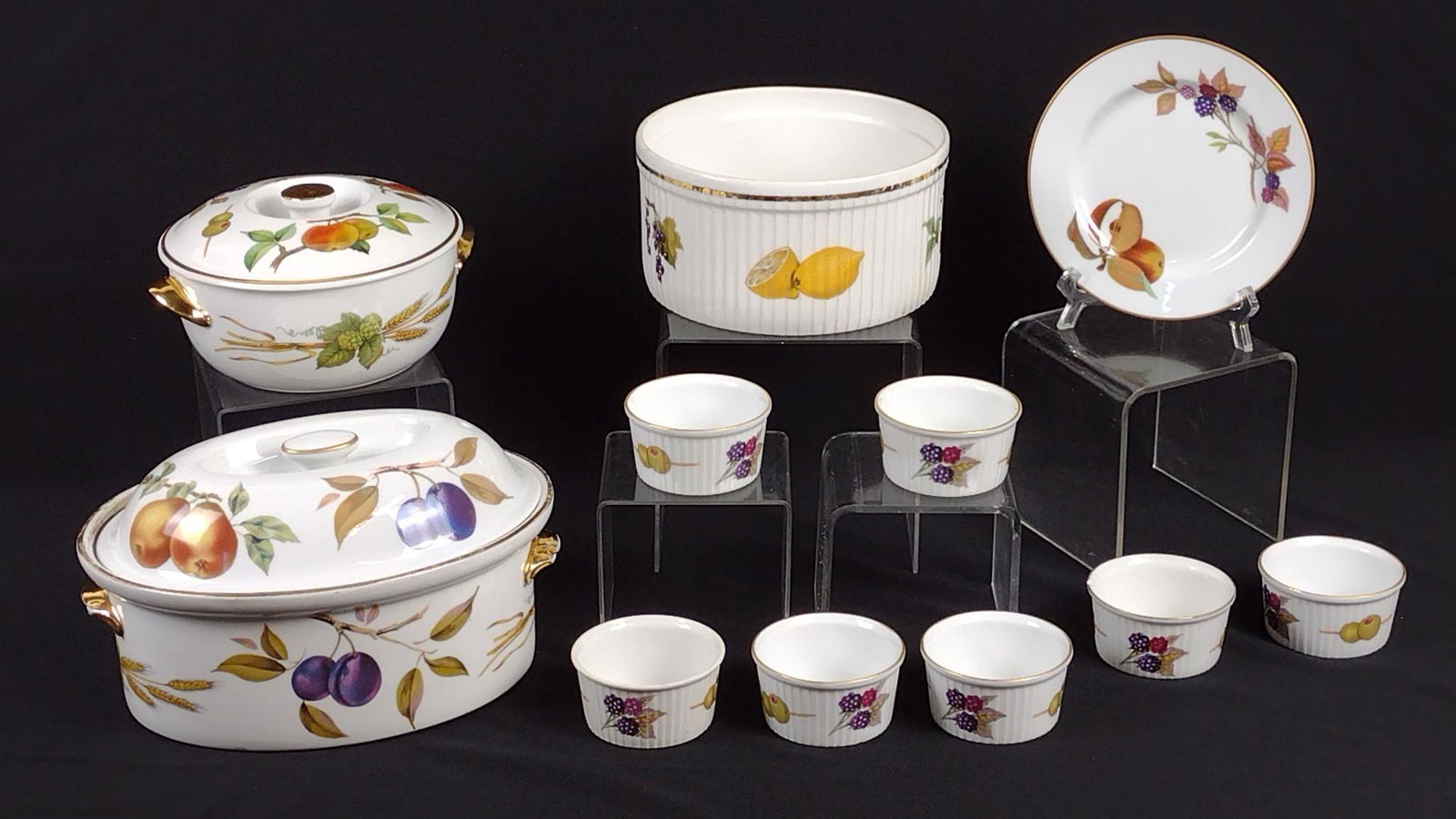 11 Pcs Royal Worcester Evesham Servingware (1 of 3)