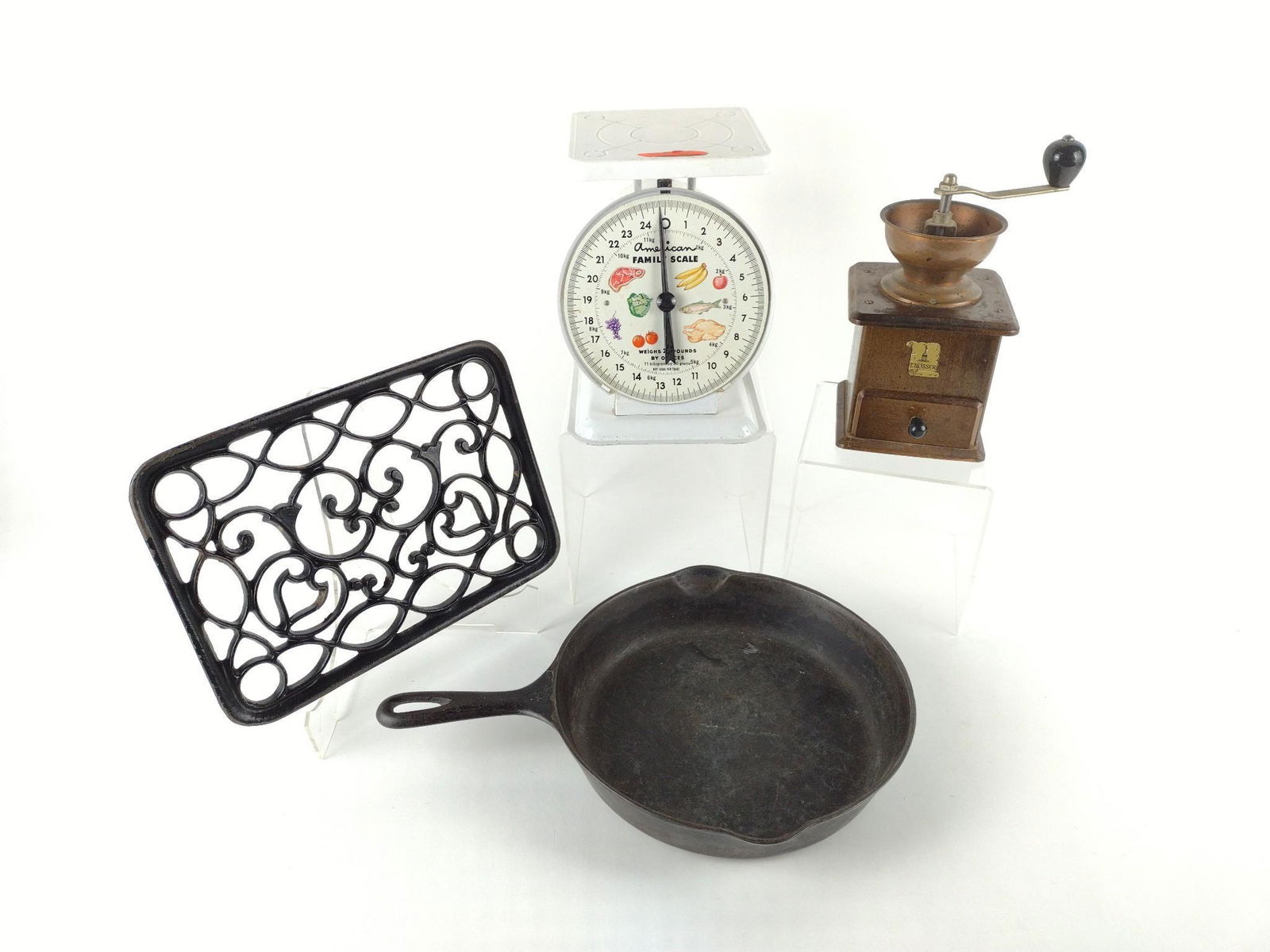4 Pcs Kitchenalia Incl Wagner Cast Iron (1 of 9)