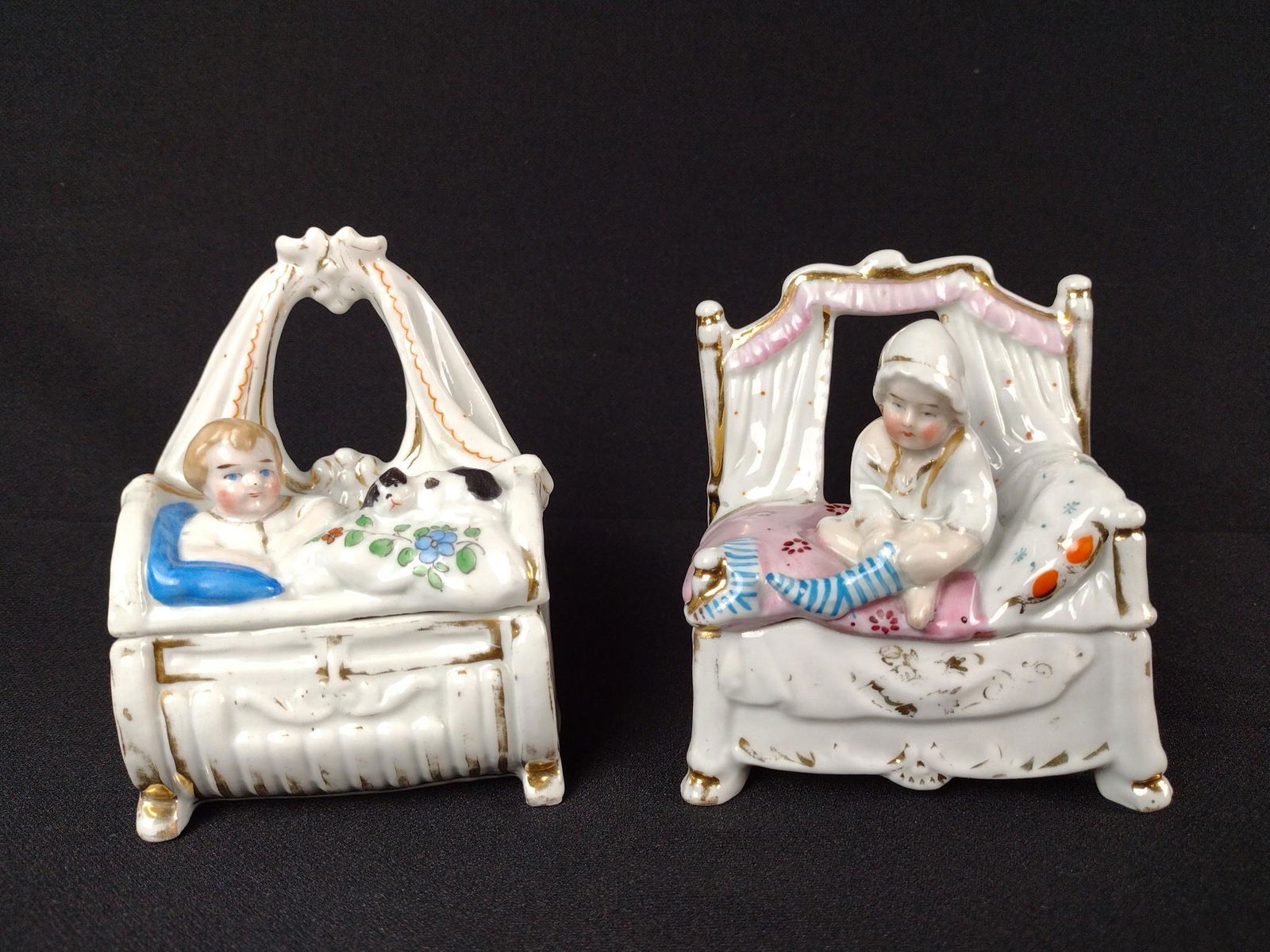 2 English Fairings Trinket Boxes with Children (1 of 6)