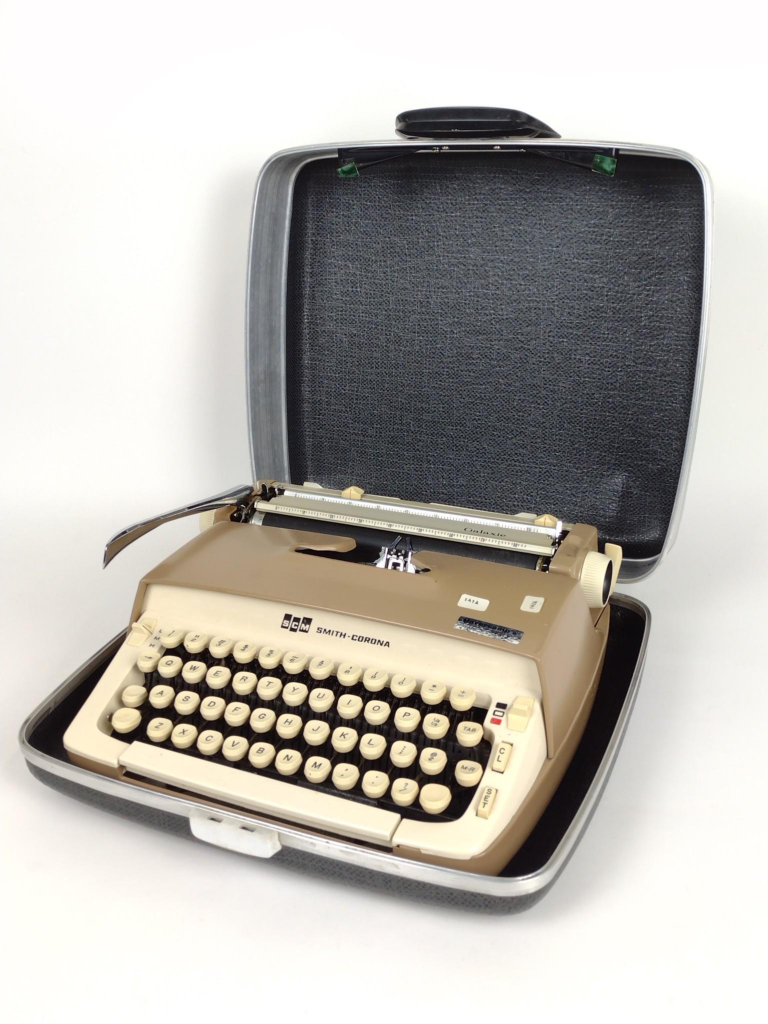 Smith Corona Typewriter (1 of 4)