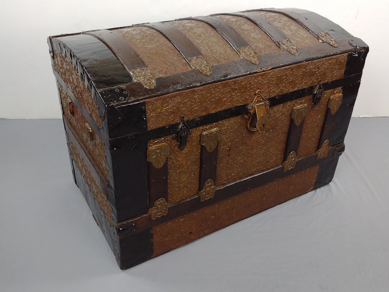 Vintage Trunk: 30-1/4" wide X 17-1/2" deep X 21" high. DM IMPORTANT: Before bidding, please read the terms and conditions. When you registered for the auction you agreed to these terms and will be required to comply