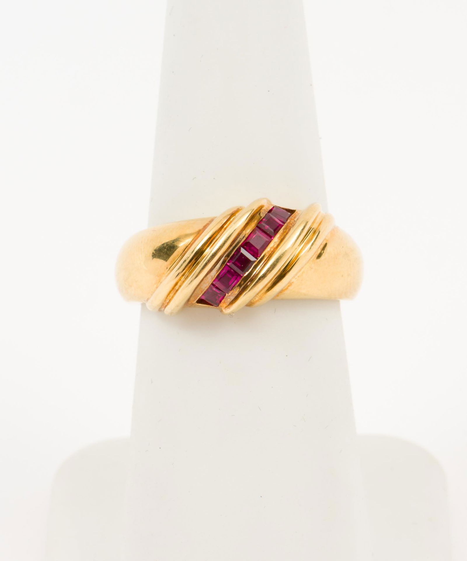 FRED 18K Ruby Ring (1 of 3)